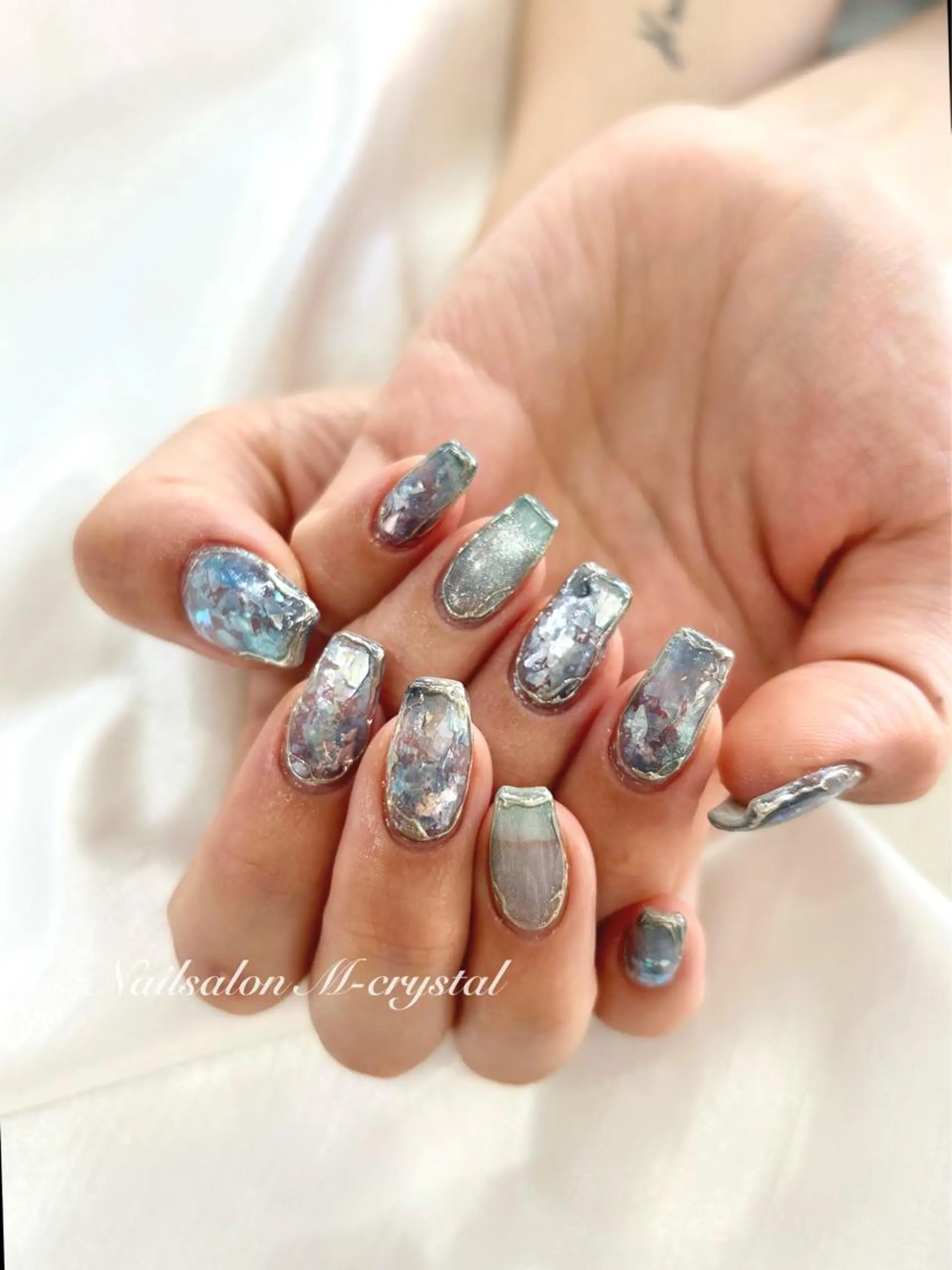 ミディアム Nailsalon M-crystalのネイルデザイン