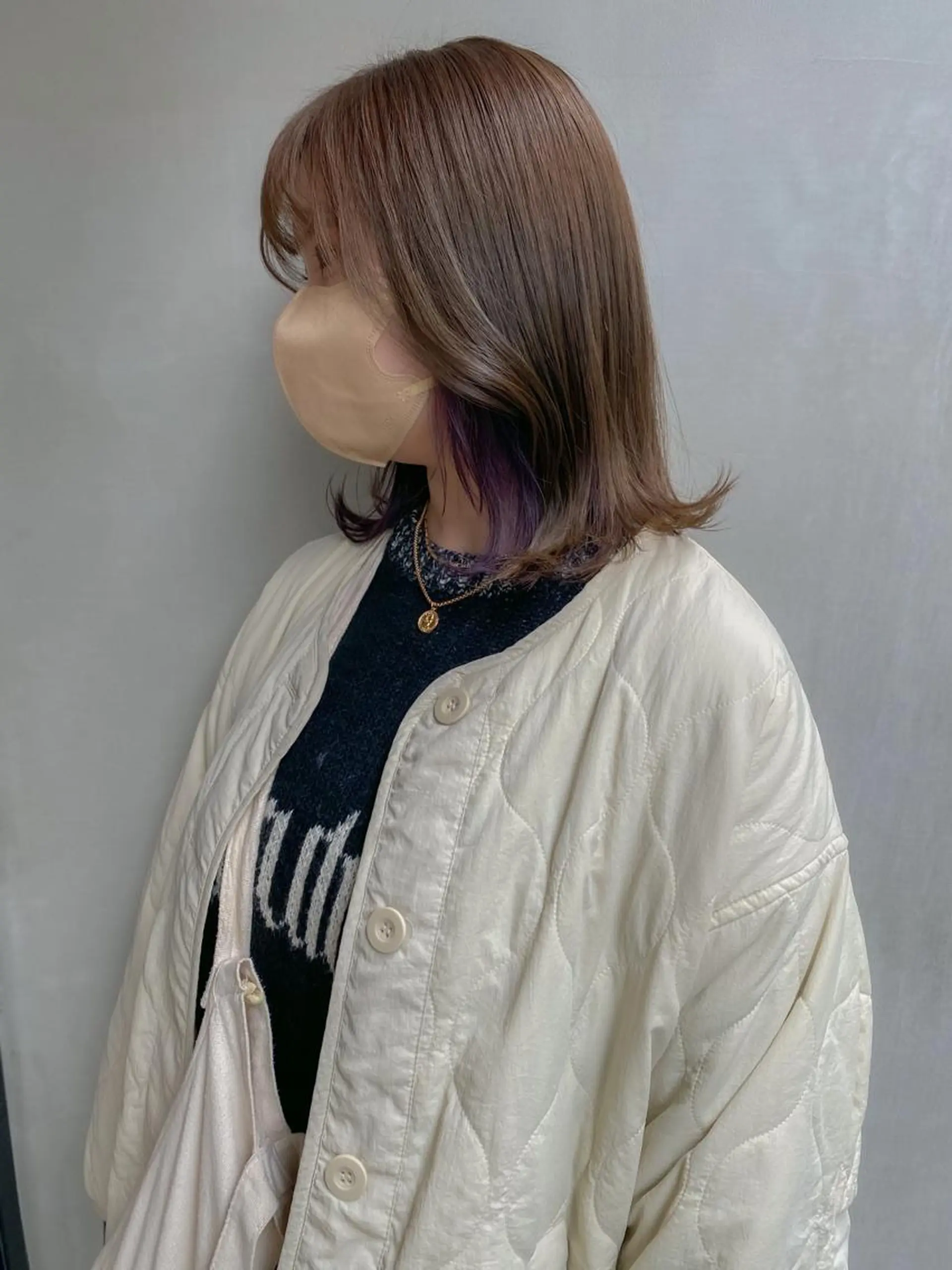 ミディアム カラー ベージュカラー ブリーチ インナーカラー ミルクティーベージュ パープルカラー 板谷みさき /艶ボブ/藤沢美容室のヘアスタイル