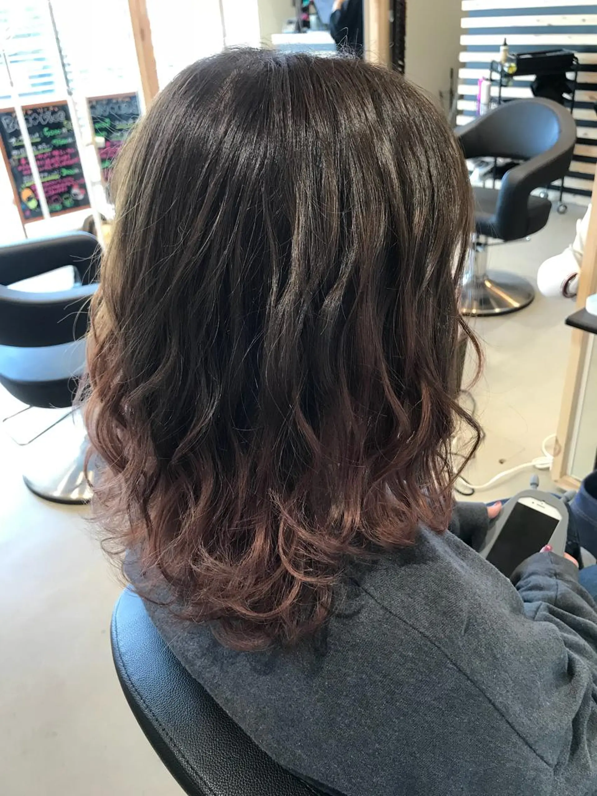 ミディアム カラー ミディアムパーマ ブリーチ ケアブリーチ グラデーションカラー ピンクカラー ヘアカラー 大久保 隆蔵のヘアスタイル