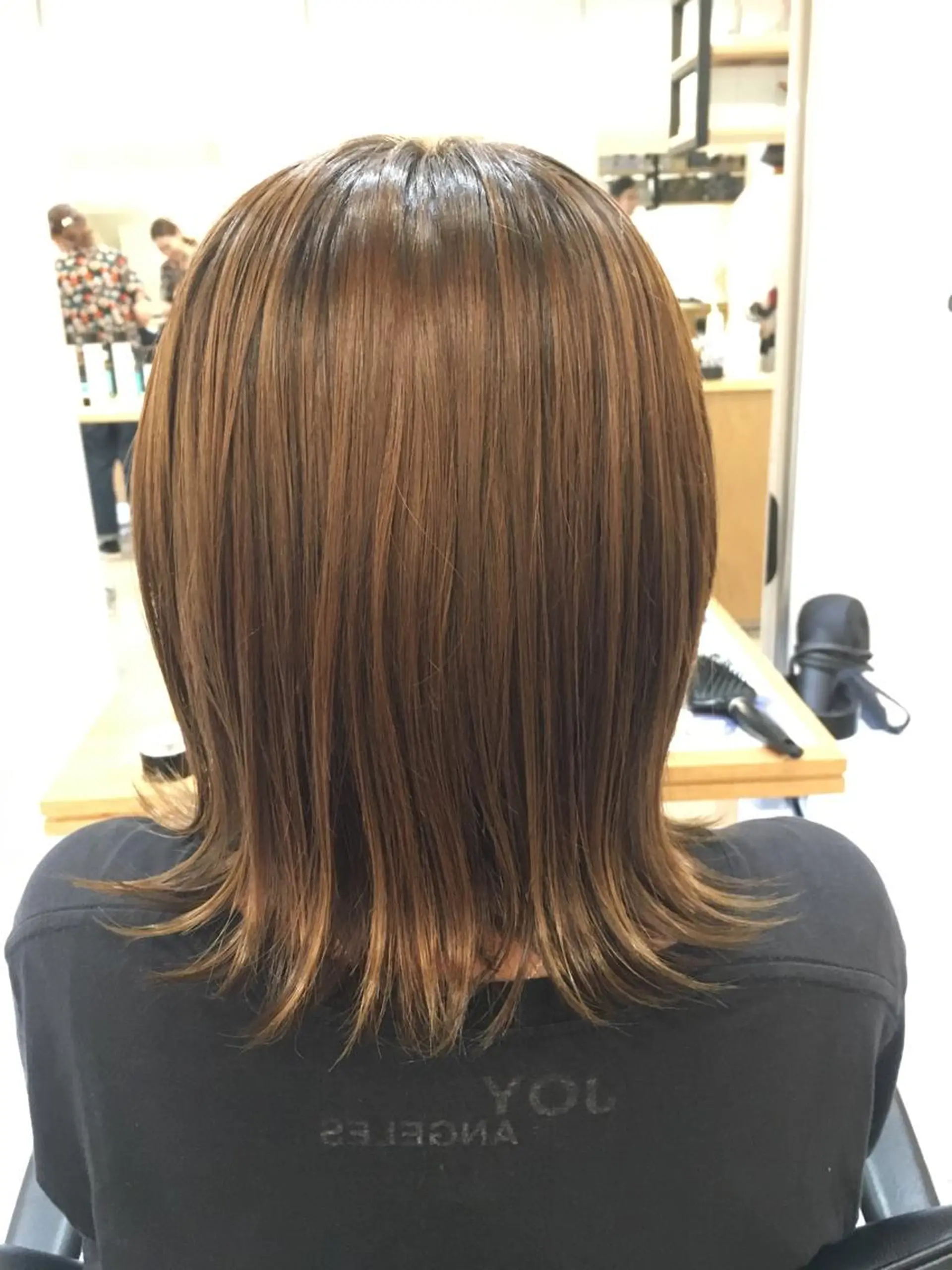 ミディアム カラー ベージュカラー タンバルモリ 外ハネヘア メンズ眉毛ITSUK Iメンズ専門　新宿の眉毛・アイブロウイメージ