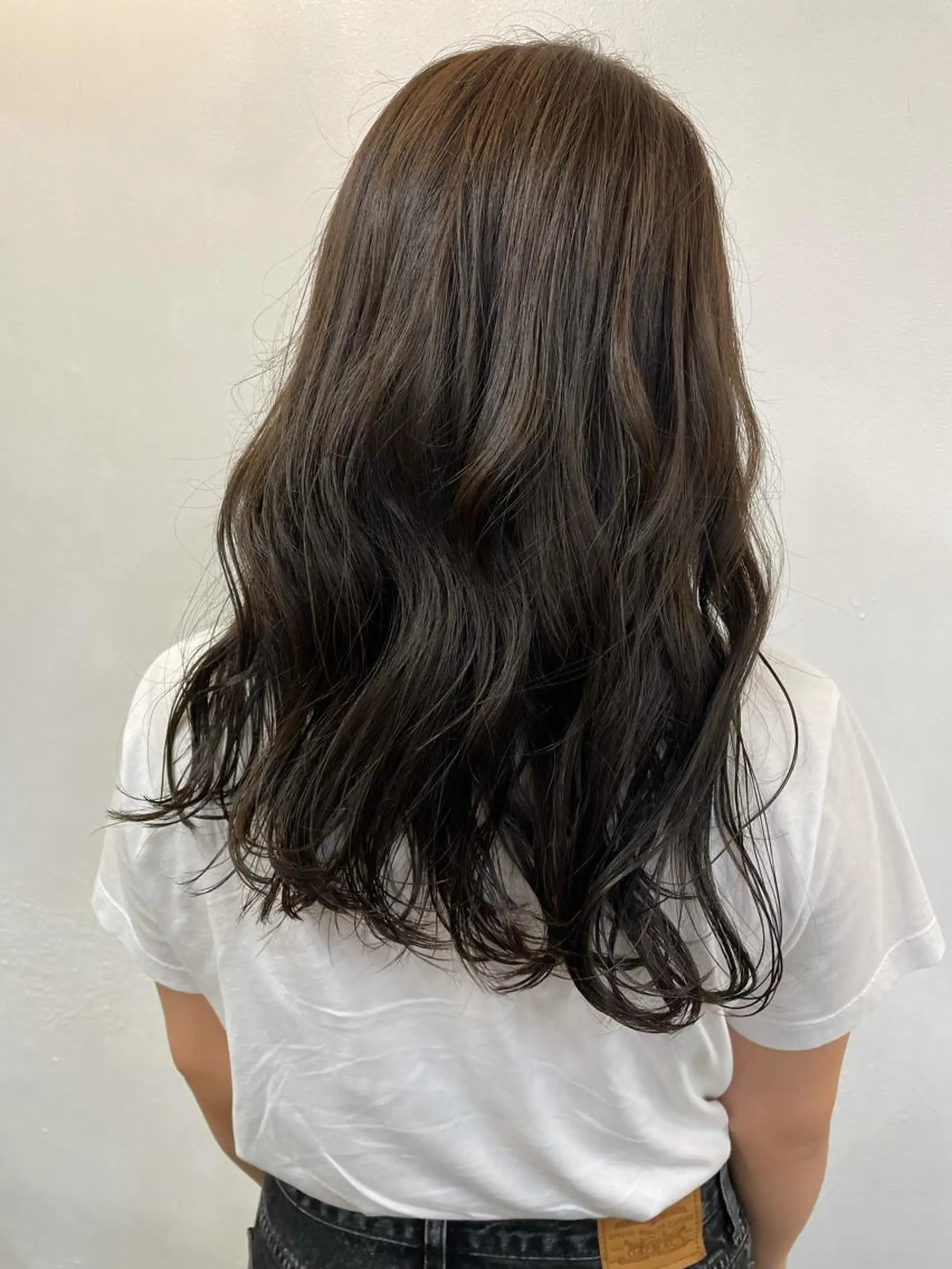 ロング オリーブカラー 長谷川のヘアスタイル