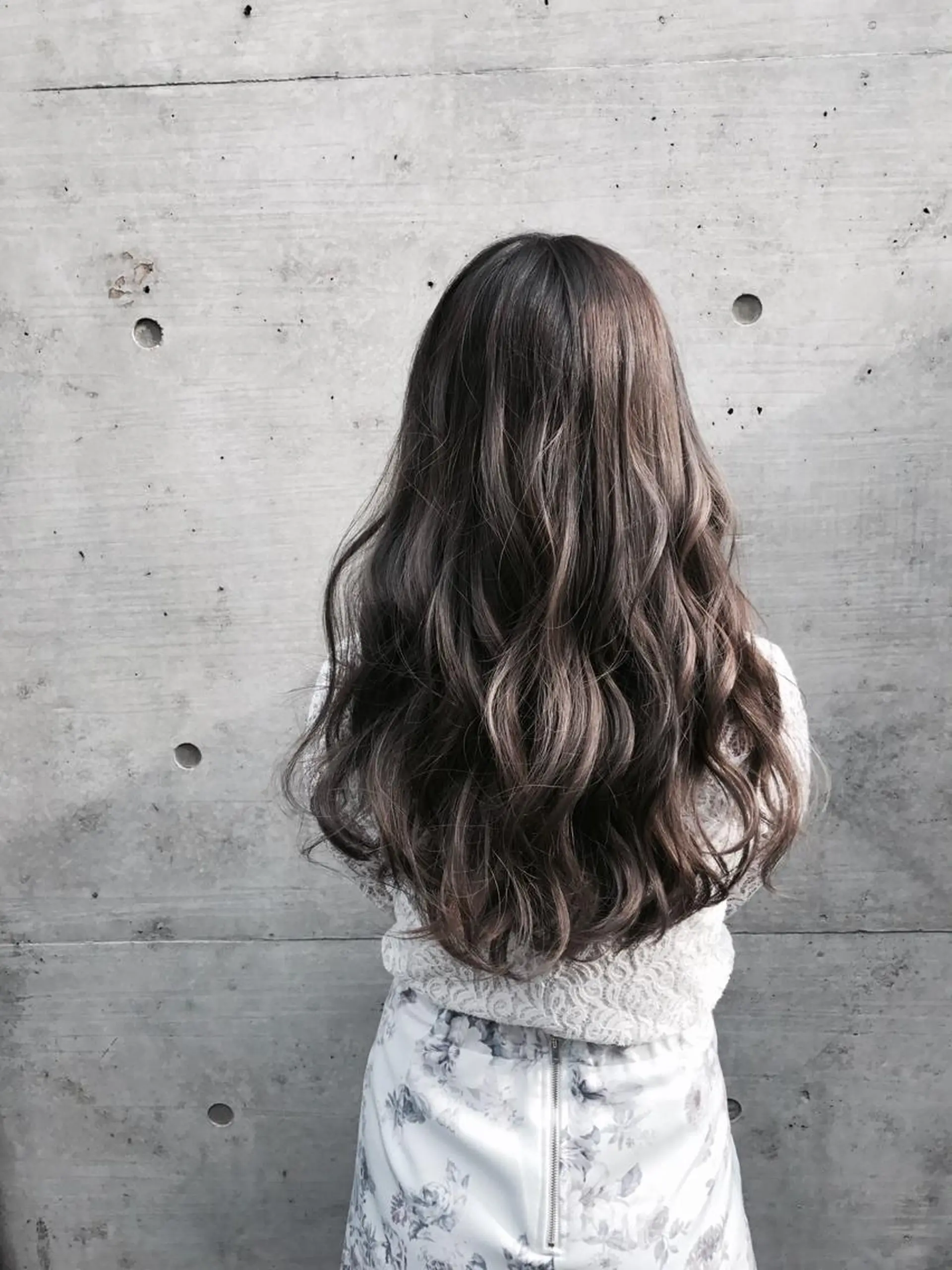 ロング カラー ブラウンカラー グレージュ ハイライトカラー ハイライト cfr professional artist salon所属・佐野 智史のヘアスタイル