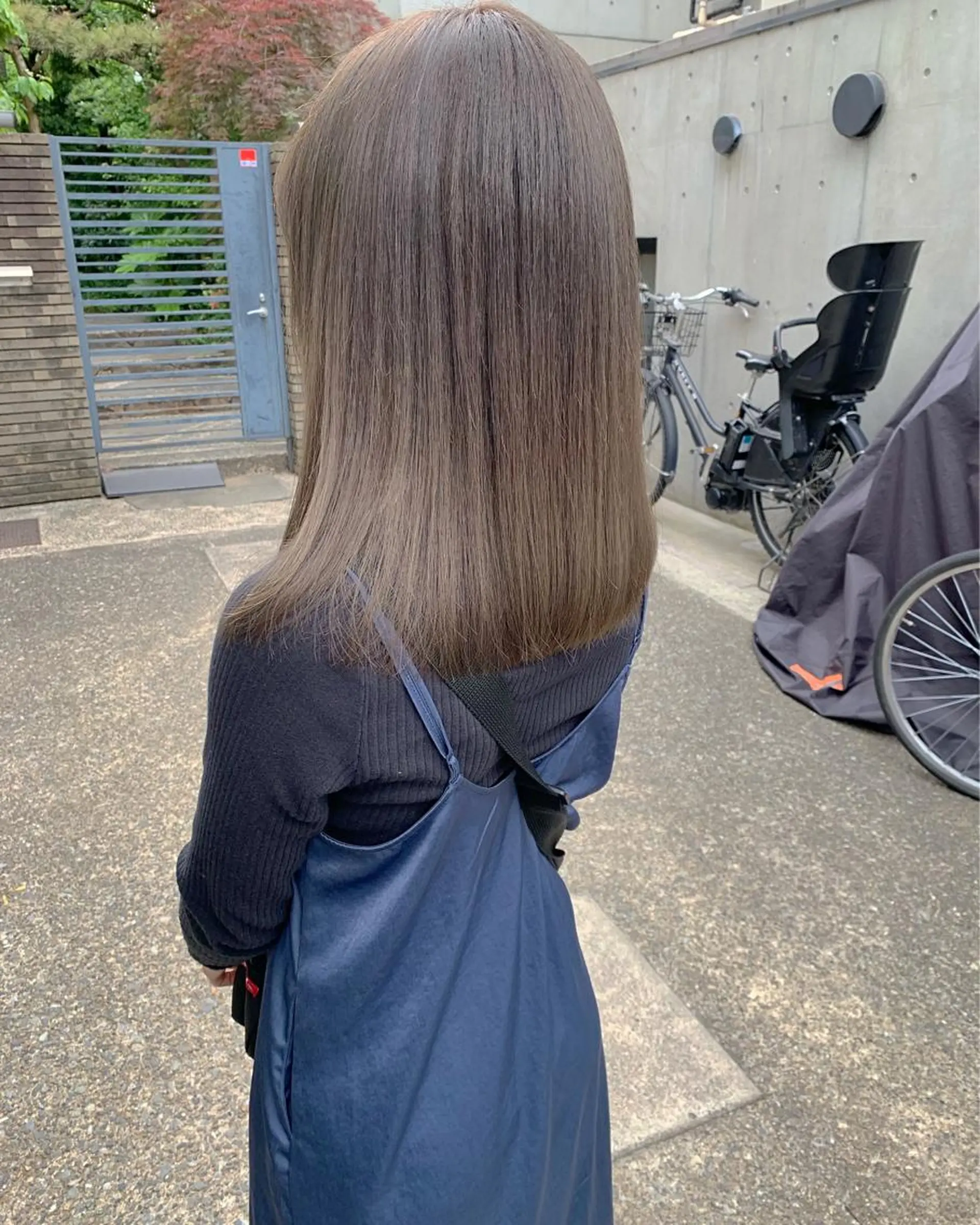 ミディアム カラー アクアカラー グレージュ オリーブグレージュ オリーブグレー 髪質改善 カット ヘアカラー トリートメント ヘッドスパ 柔らかブラウン/顔周 りレイヤー♡ユウシのヘアスタイル