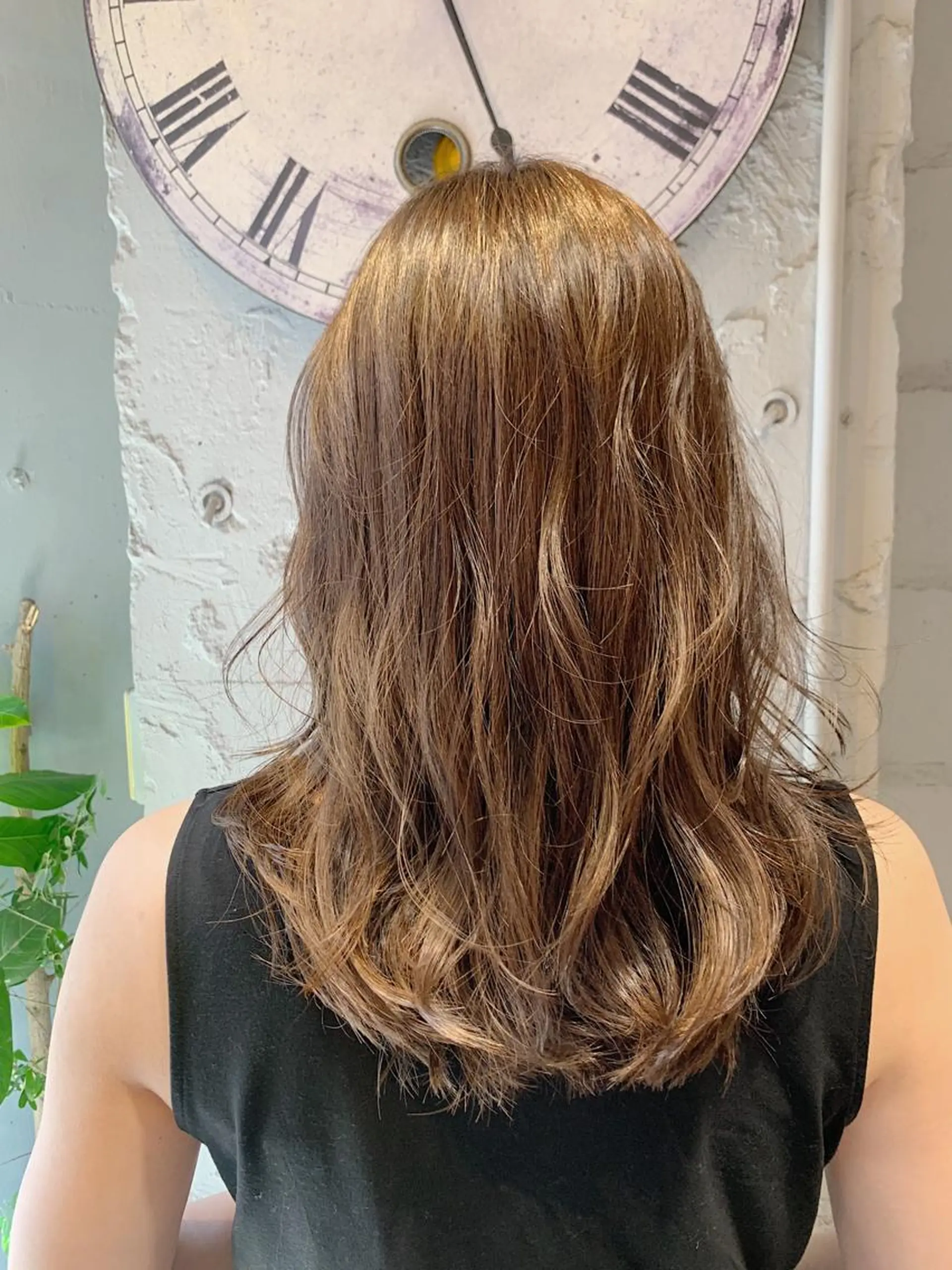 ミディアム カラー 透明感カラー ハイライトカラー ハイライト カット ヘアカラー ハイライト／レイヤー 木下翔太のヘアスタイル