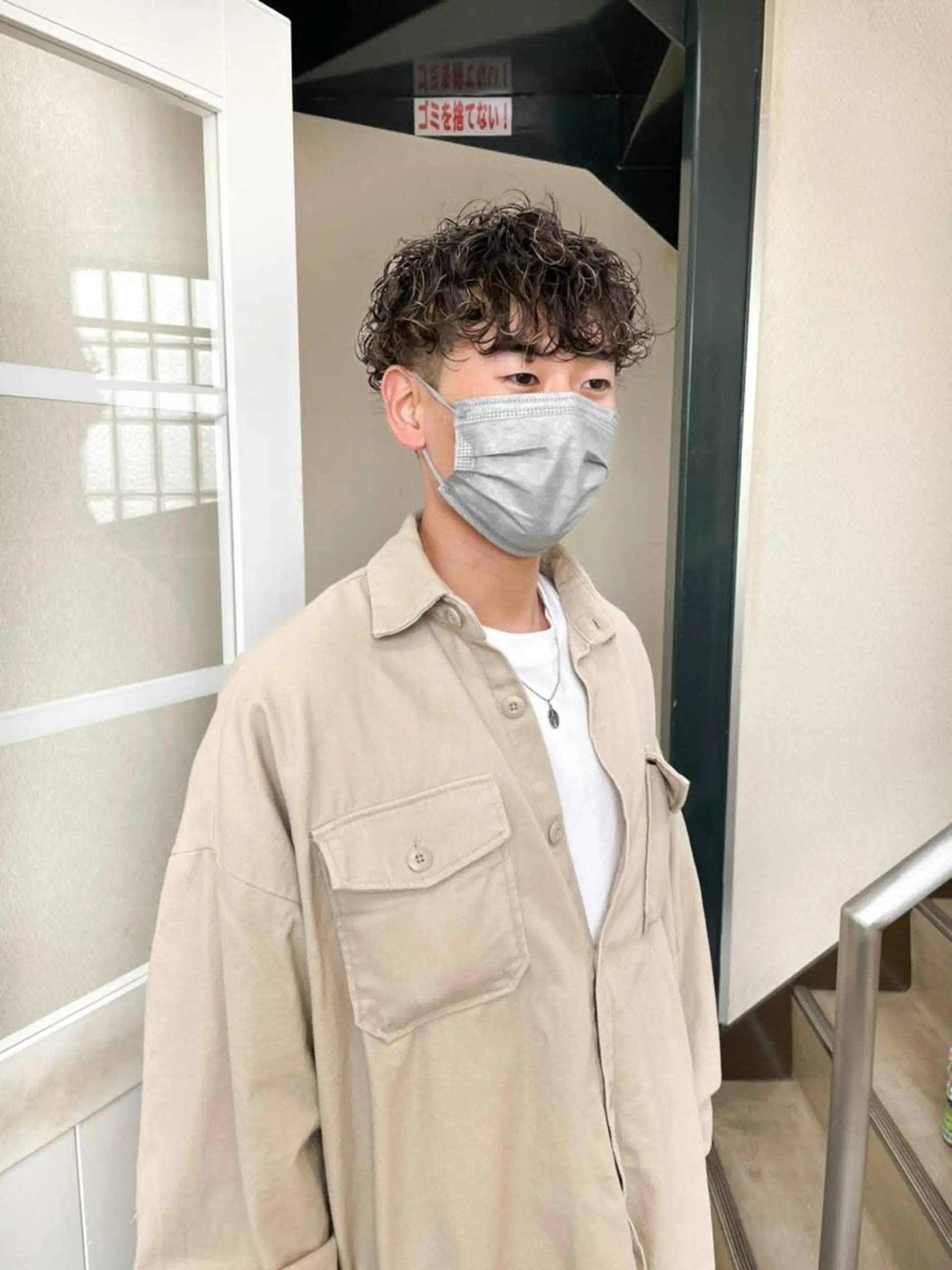 カラー パーマ メンズ メンズハイライト メンズパーマ 波巻きパーマ ハイライトカラー フェザーパーマ/ 山口大輝のヘアスタイル