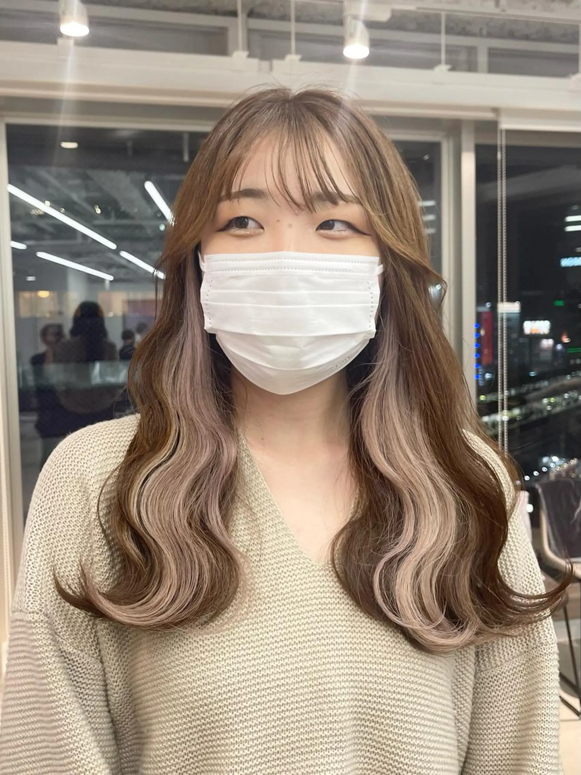 ロング カラー ベージュカラー イヤリングカラー ホワイトベージュ ヘアカラー トリートメント himeka🪽 アレンジ/ブリーチのヘアスタイル