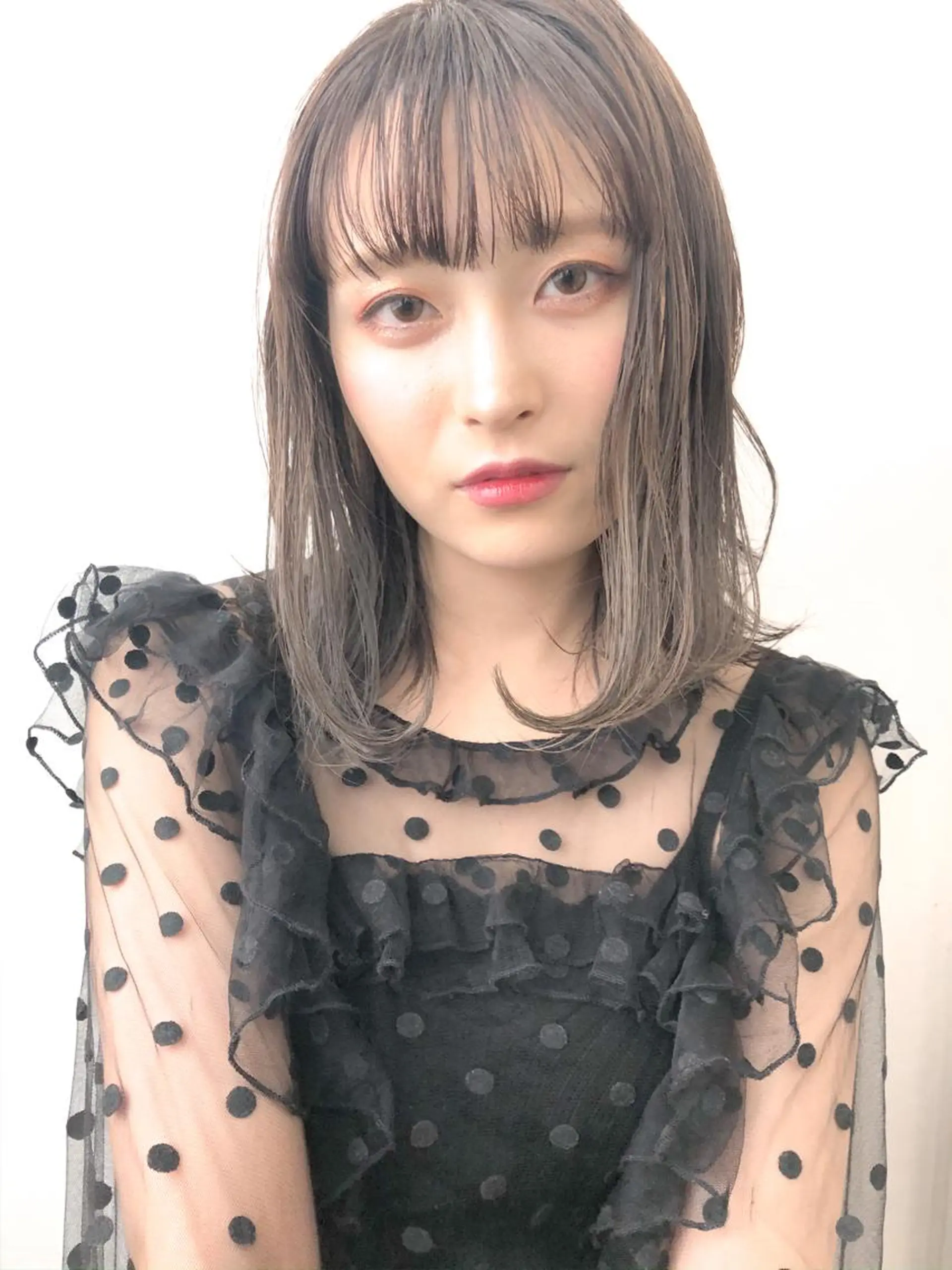 セミロング 髪質改善韓国レイヤー SHIORI🦋のヘアスタイル