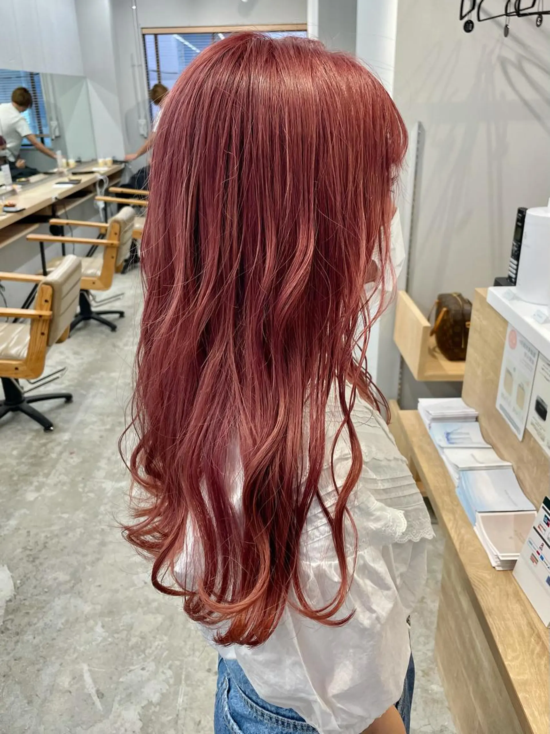 セミロング SAEKI【ior 】北千住店ブリーチのヘアスタイル