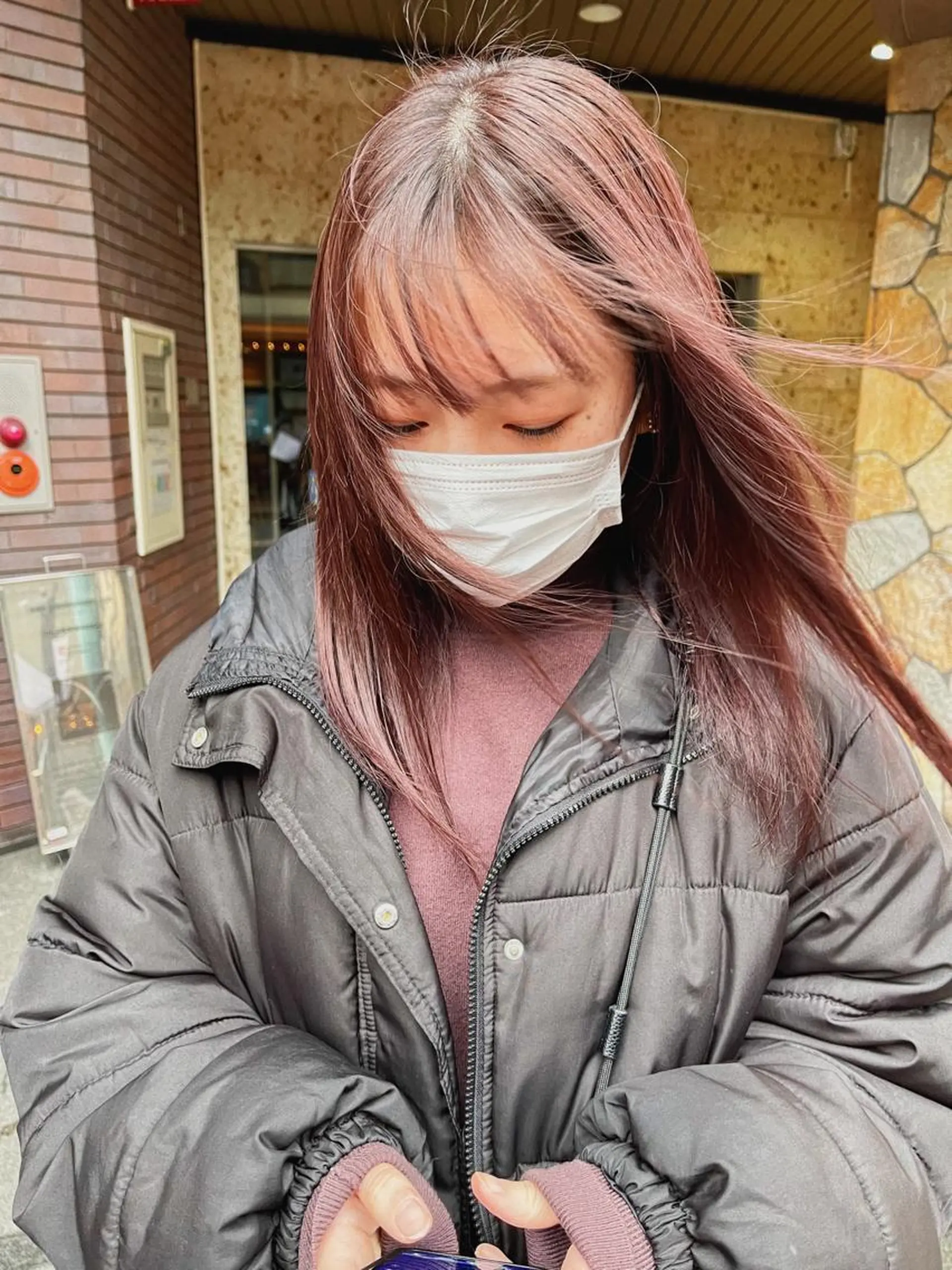 セミロング ピンクブラウン ハイトーンカラー RYUのヘアスタイル