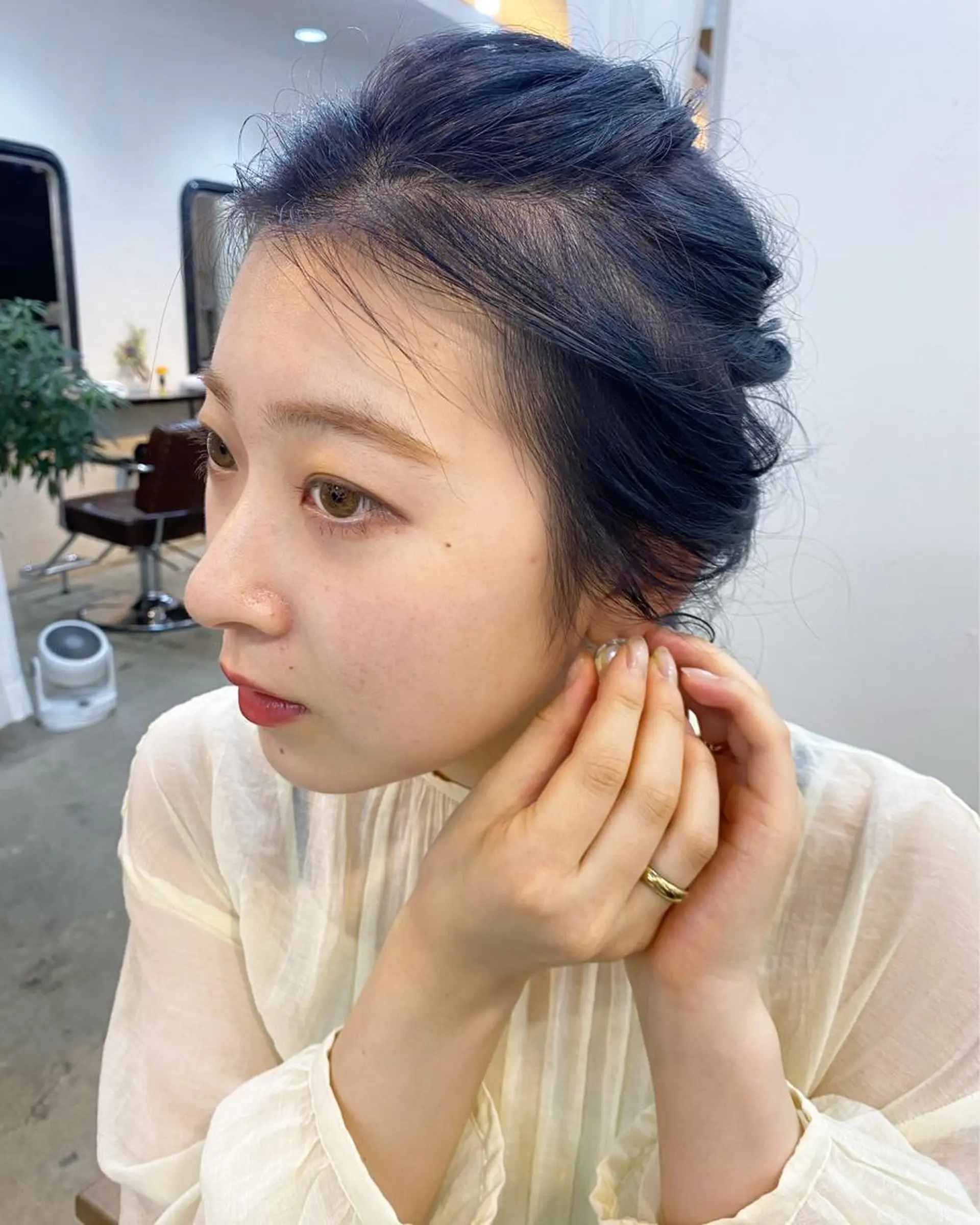 ミディアム カラー ヘアアレンジ eTONe所属・志賀 あずみのヘアスタイル