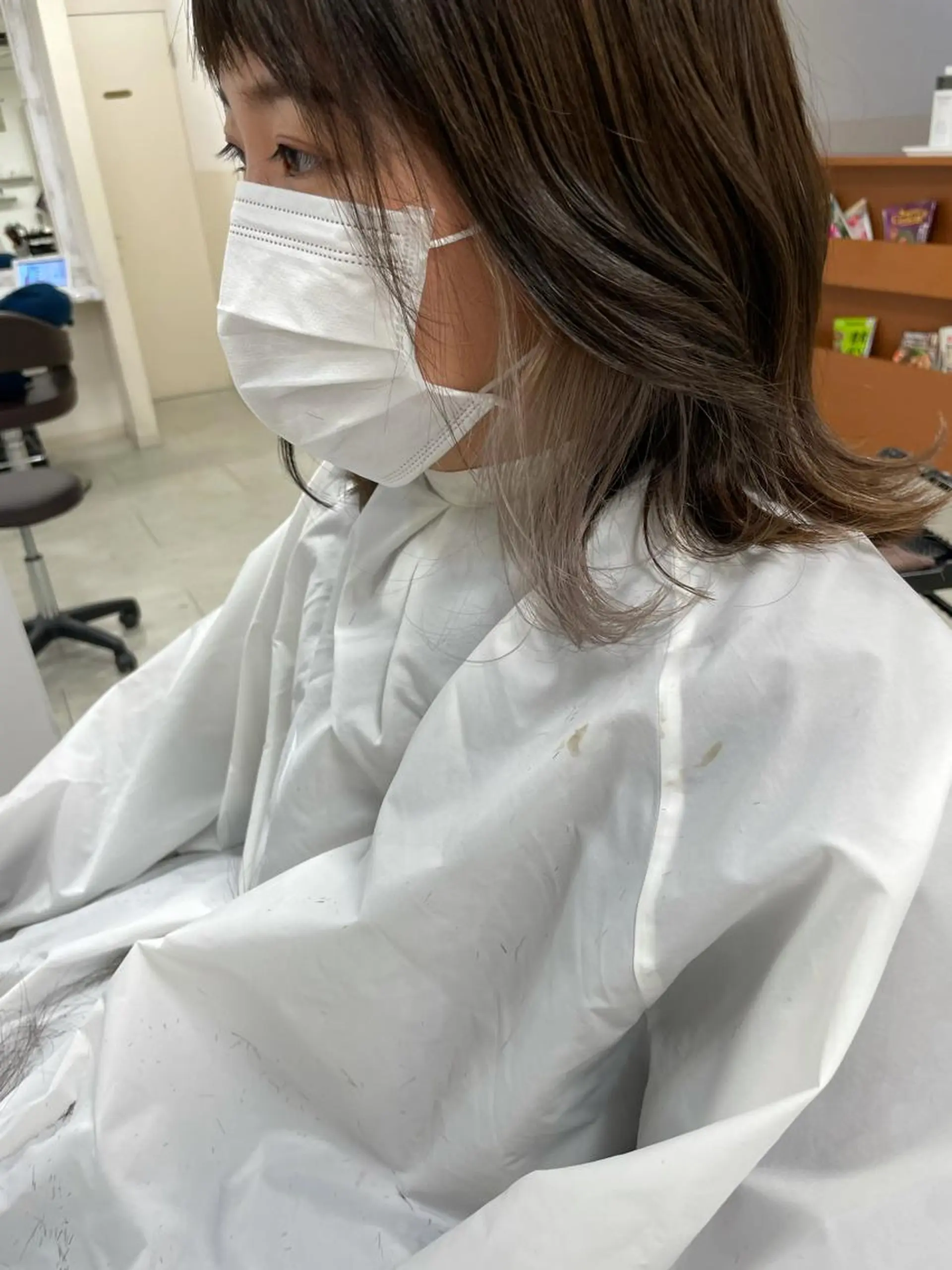 ミディアム カラー イヤリングカラー ヘアカラー カラー職人/上川原 雄飛のヘアスタイル