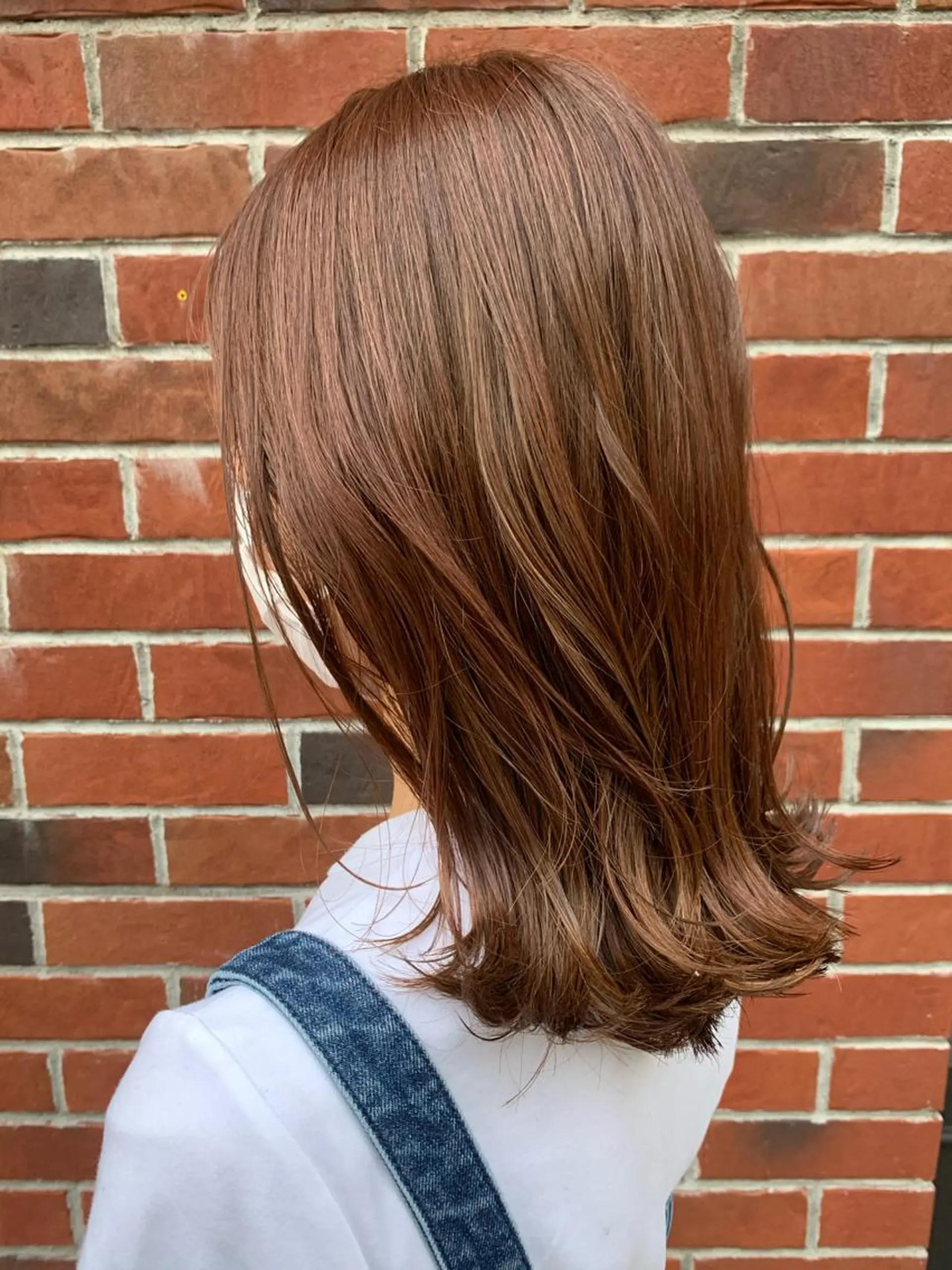 セミロング カラー セミロングパーマ アッシュ ブリーチ ケアブリーチ 透明感カラー カット トリートメント モリシュンスケ /レイヤー/髪質改善のヘアスタイル