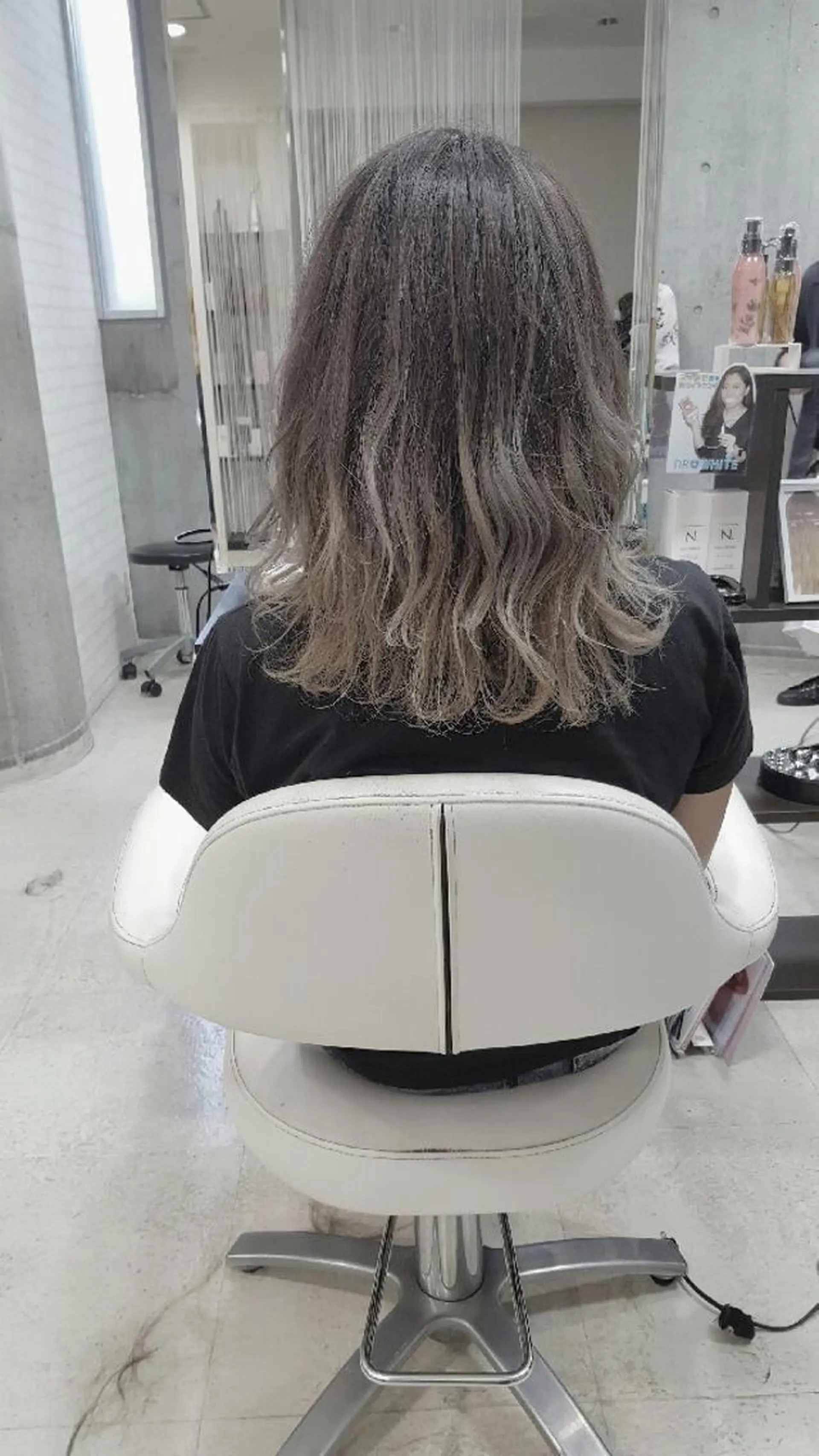 カラー セミロング グレージュ brace 立花のヘアスタイル