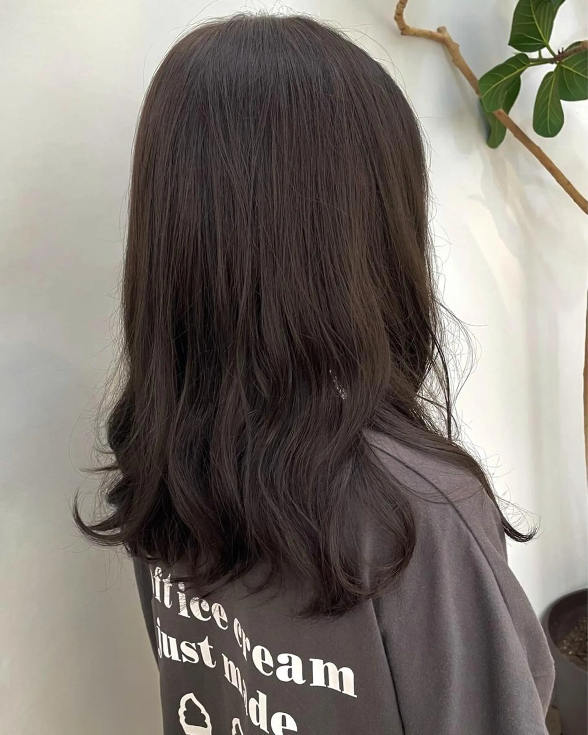 ミディアム 塩谷 雪花のヘアスタイル