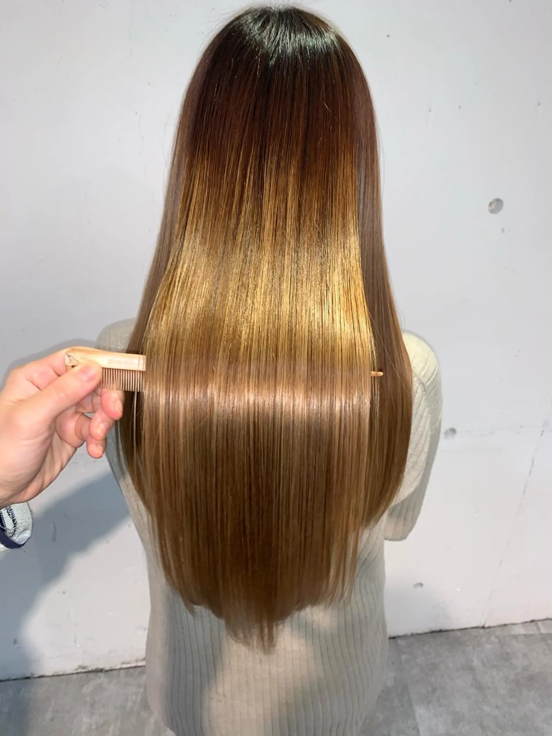 ロング AiRU hair MARINAのヘアスタイル