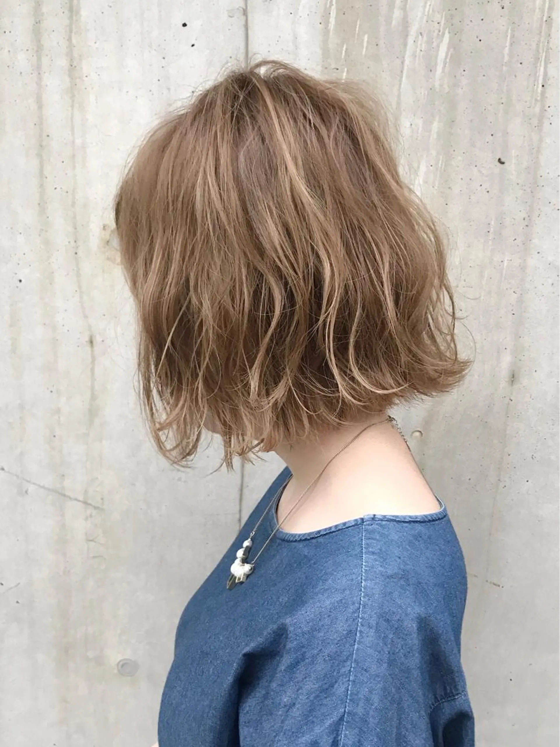 ショート カラー 切りっぱなしボブ 透明感カラー ハイライトカラー イルミナカラー ボブ カット ヘアカラー ボブ・レイヤーカット 吉敷航一のヘアスタイル