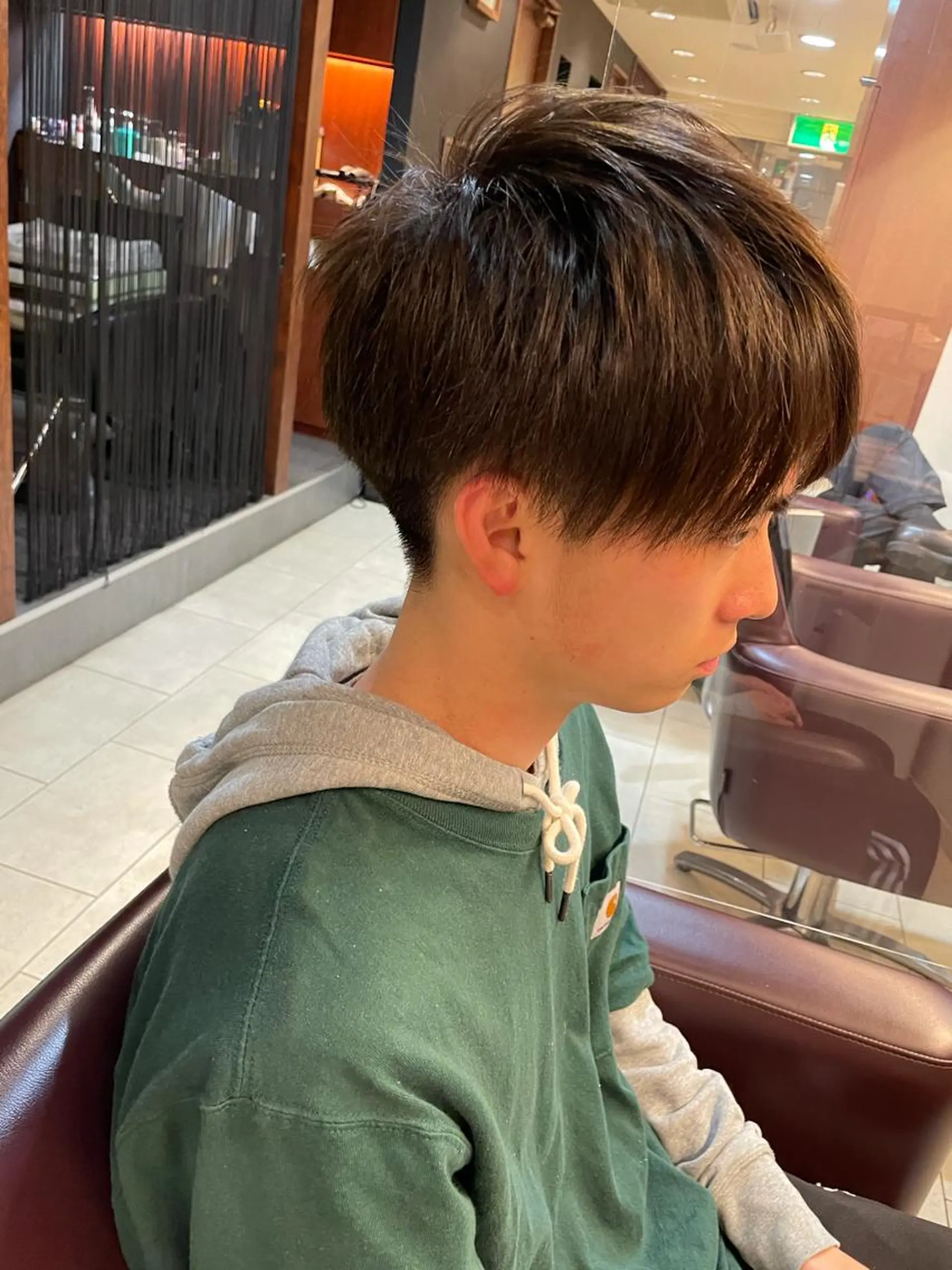 ショート こすげひろと カラー講師のヘアスタイル