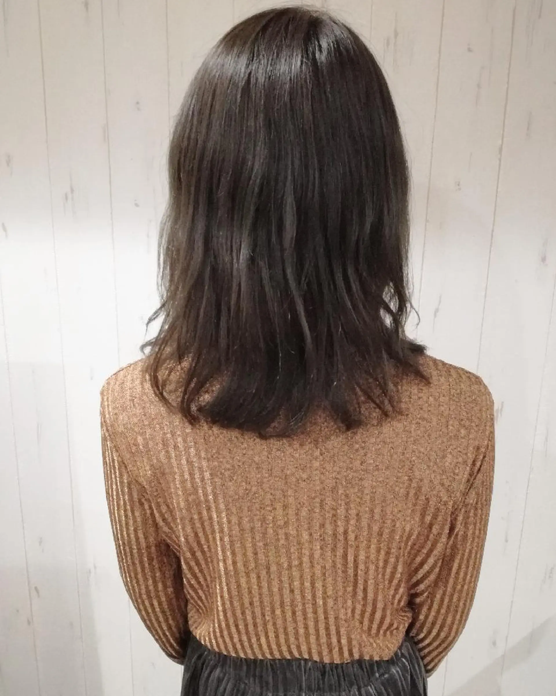 ミディアム カラー グレージュ 西川 敏夫のヘアスタイル