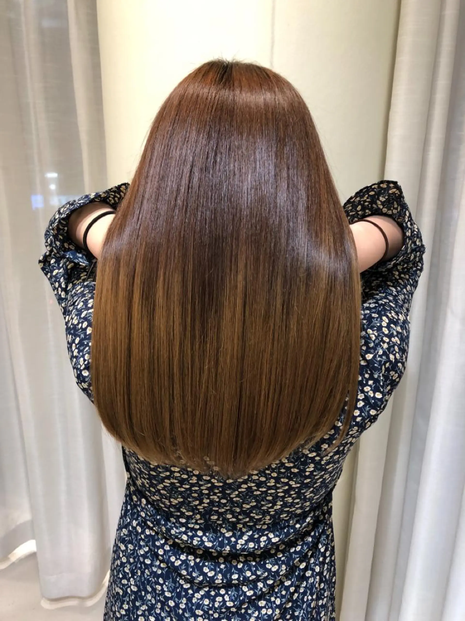 ロング ブリーチカラー特化 碇　英朗のヘアスタイル