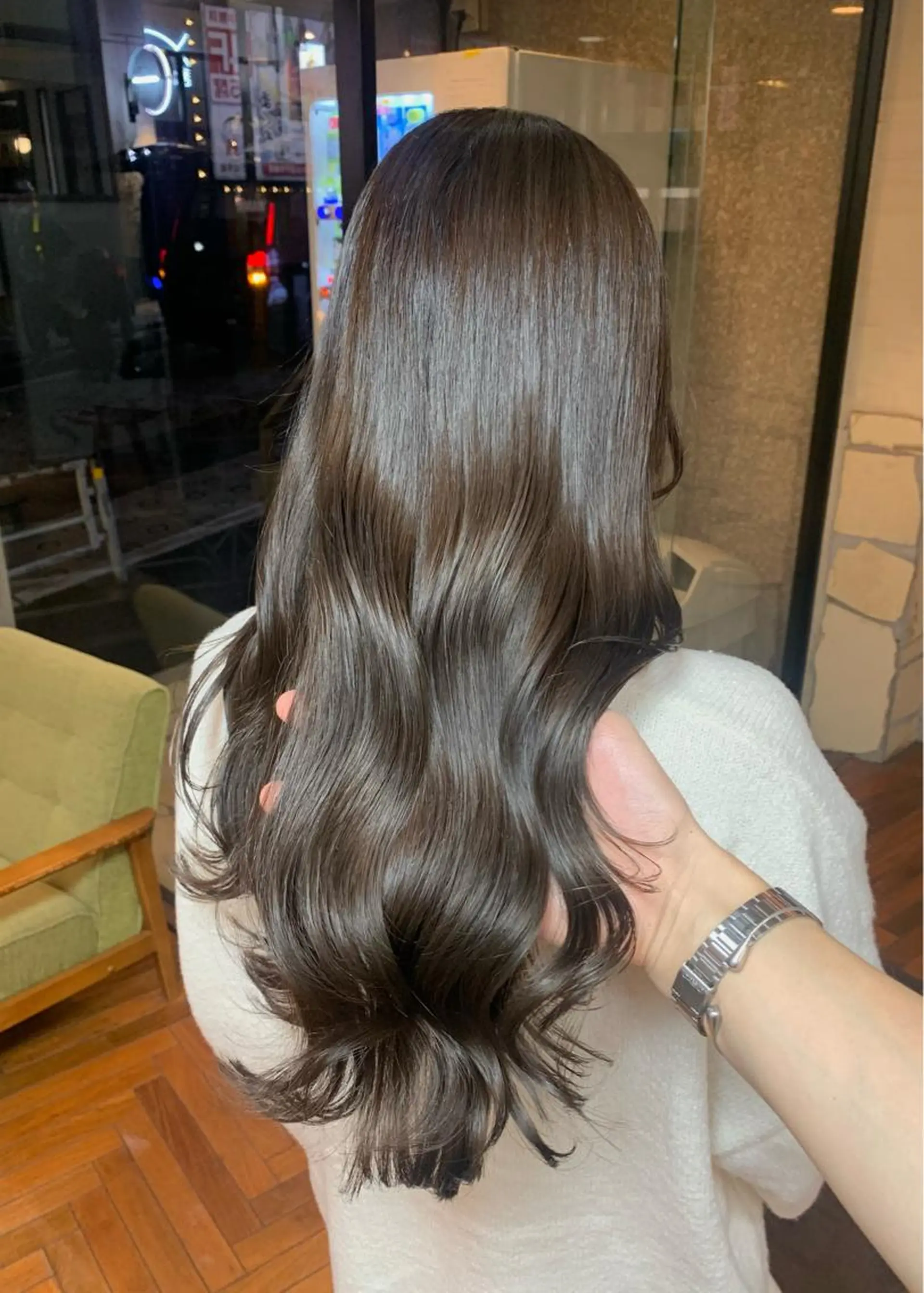 セミロング カラー ベージュカラー ブリーチ ブリーチなしカラー オリーブベージュ カット ヘアカラー トリートメント LUMO所属・矢野 晃平のヘアスタイル