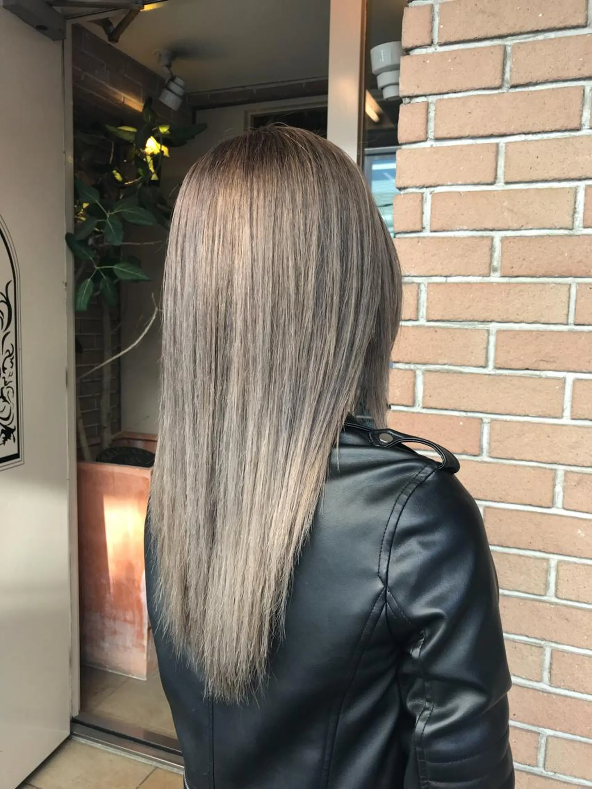 セミロング カラー パーマ ヘアアレンジ メンズ キッズ ネイル マツエク・マツパ メンズブリーチ ブリーチ サロンドミルク 原宿のヘアスタイル
