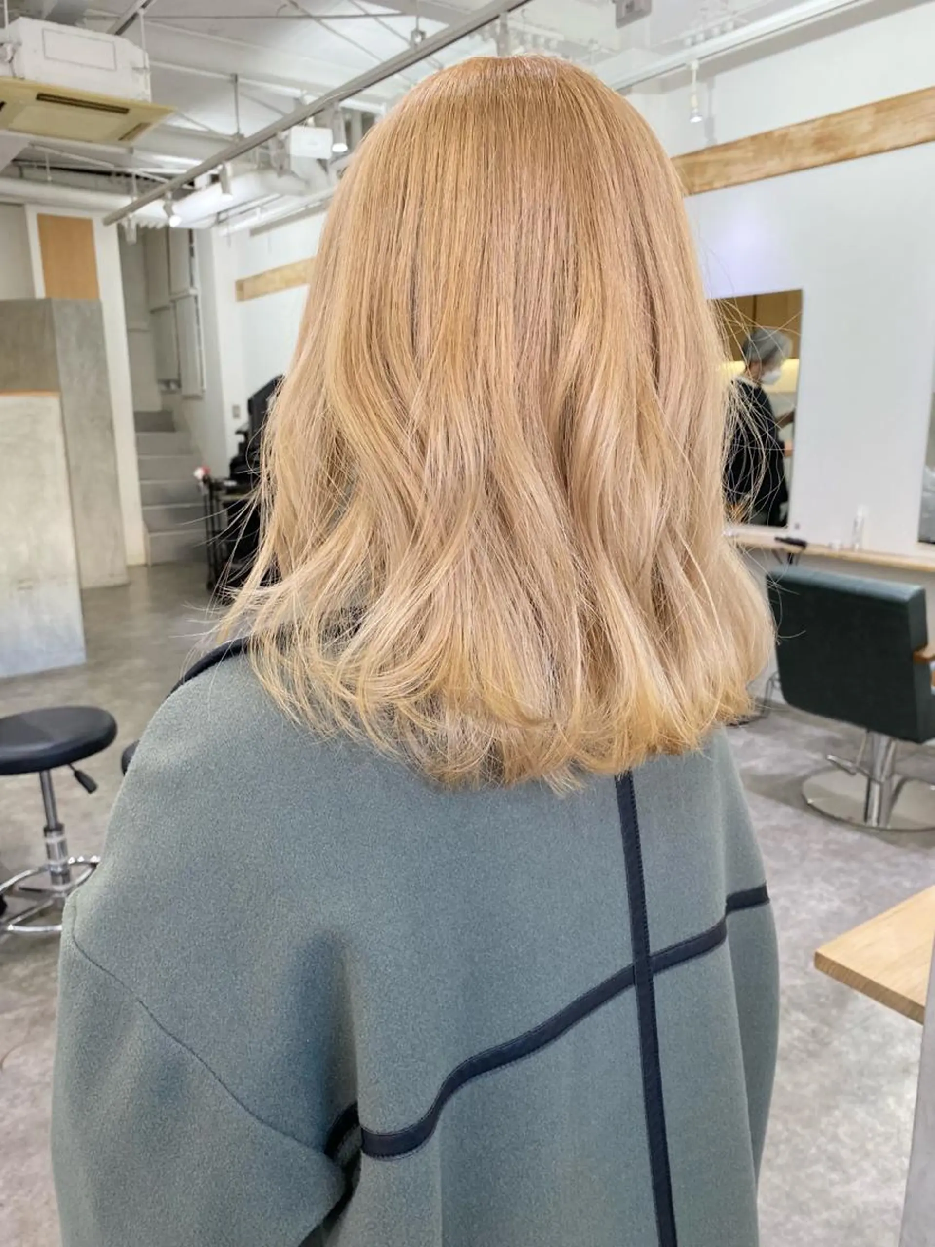 ミディアム カラー ブリーチ ブロンド ケアブリーチ ヘアカラー 森貴裕/ベージュ/ パーマ/オリーブのヘアスタイル