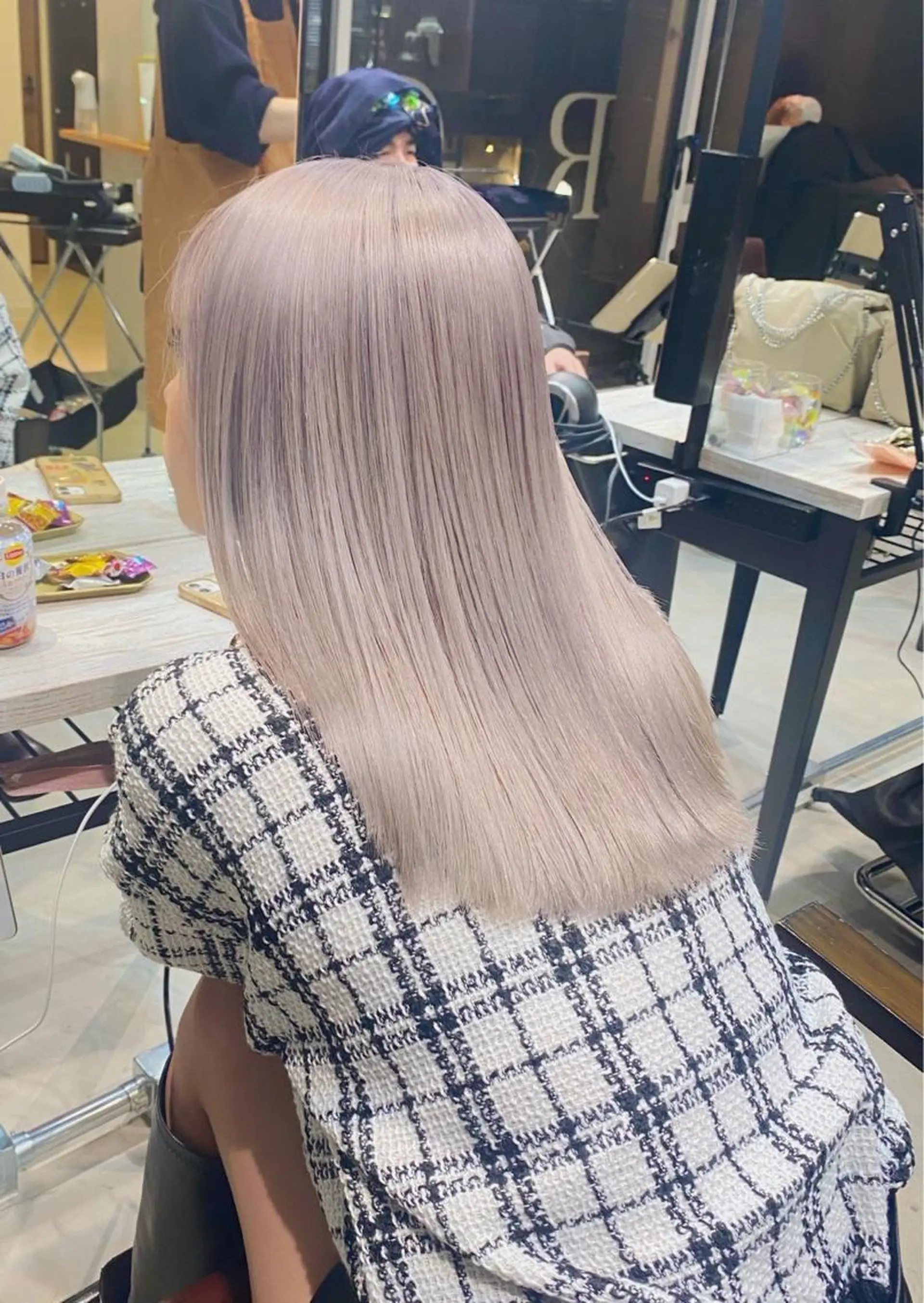 セミロング SEA所属・艶髪カラー✨ misaki .のヘアスタイル