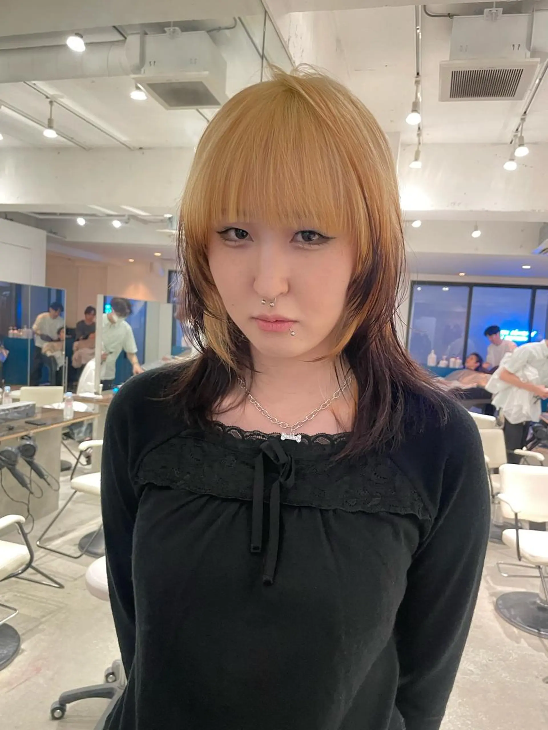 セミロング カラー セミロングパーマ バレイヤージュ ブリーチ ケアブリーチ デザインカラー ヘアカラー トリートメント スパイラルパーマ 🌐hina⭐️のヘアスタイル