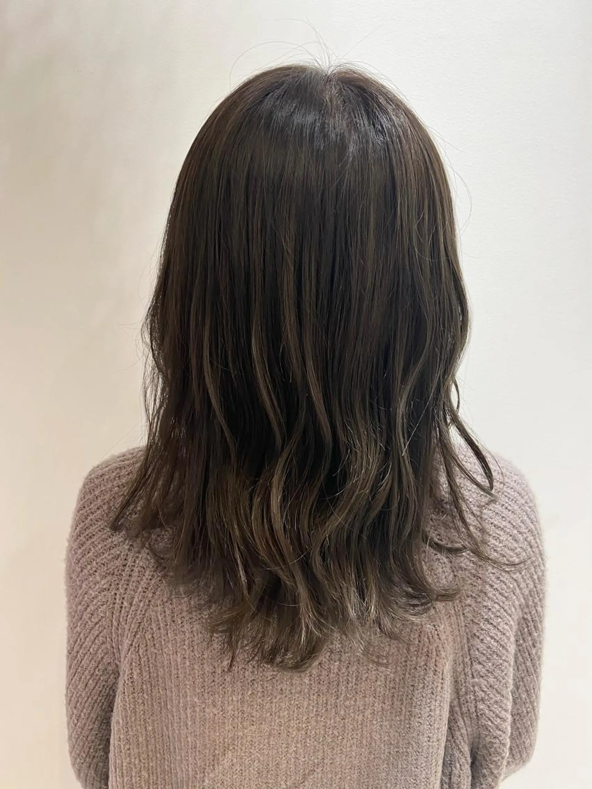 ミディアム カラー カット ヘアカラー トリートメント 🐺ウルフ/レイヤー 似合わせ‎🤍沙羅のヘアスタイル