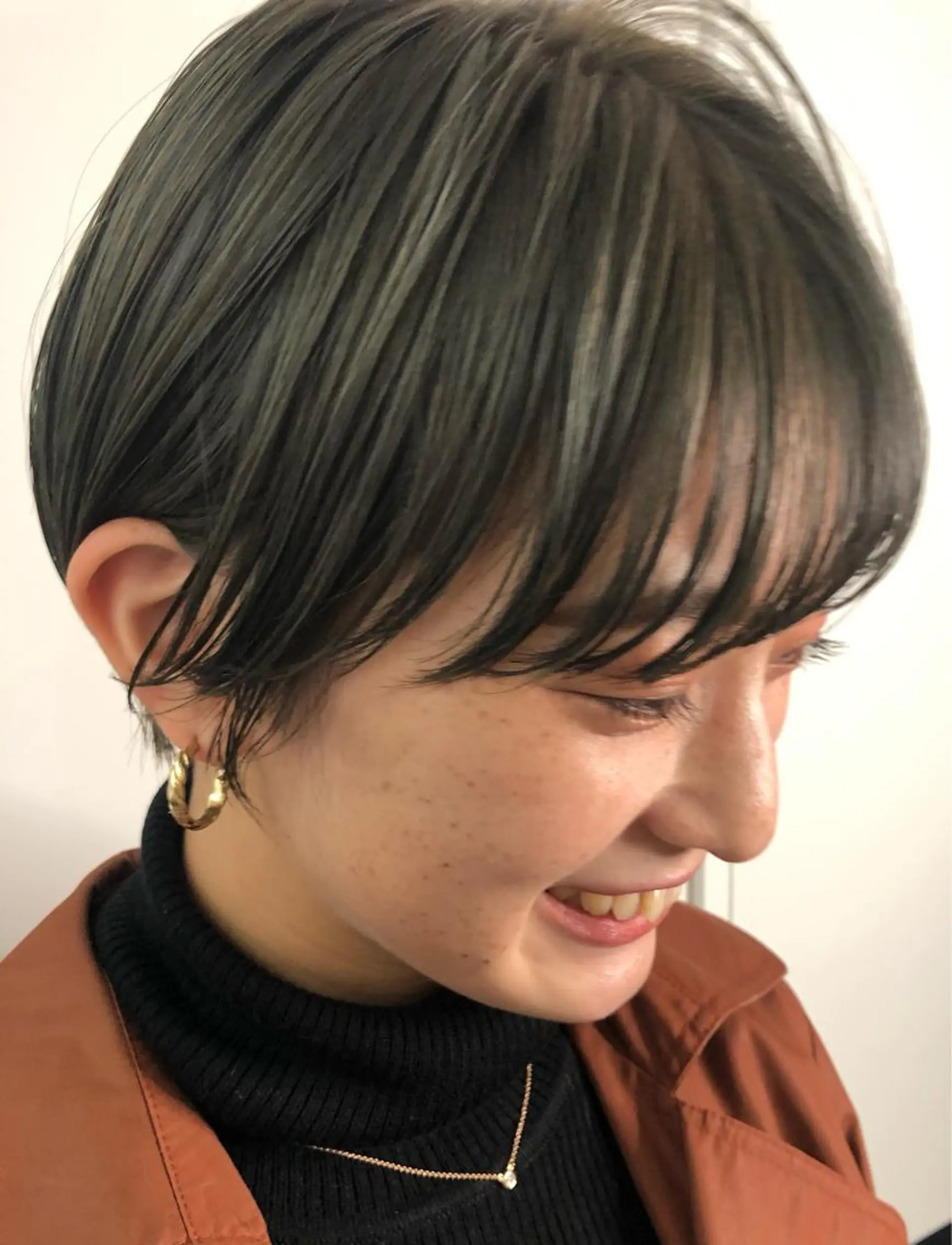 ショート カラー 黒髪 ブリーチ グレージュ ボブ ショートヘア 片山美穂 心斎橋・北堀江のヘアスタイル