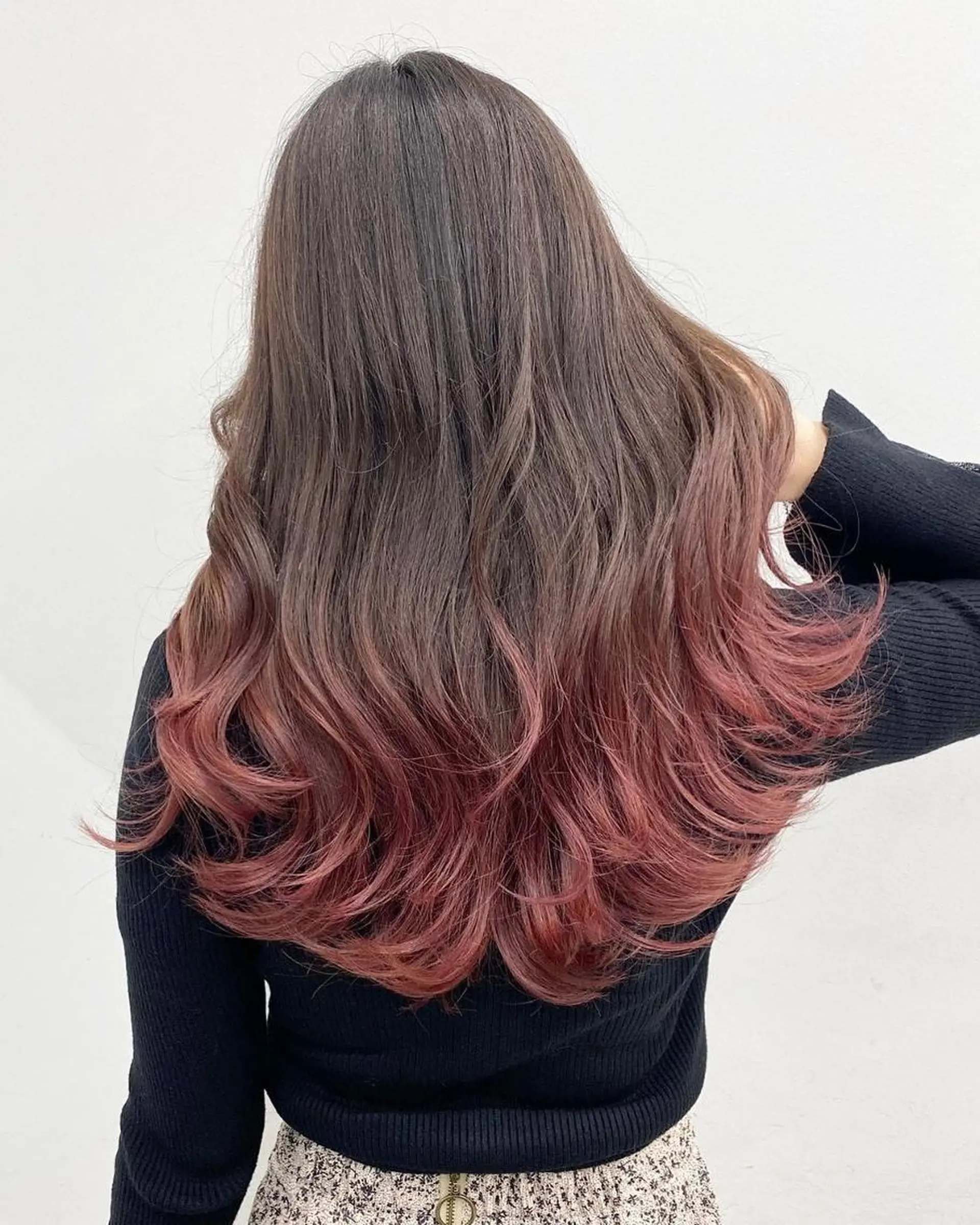 セミロング アッシュ アッシュブラック 公式 Ease by amble luxeのヘアスタイル