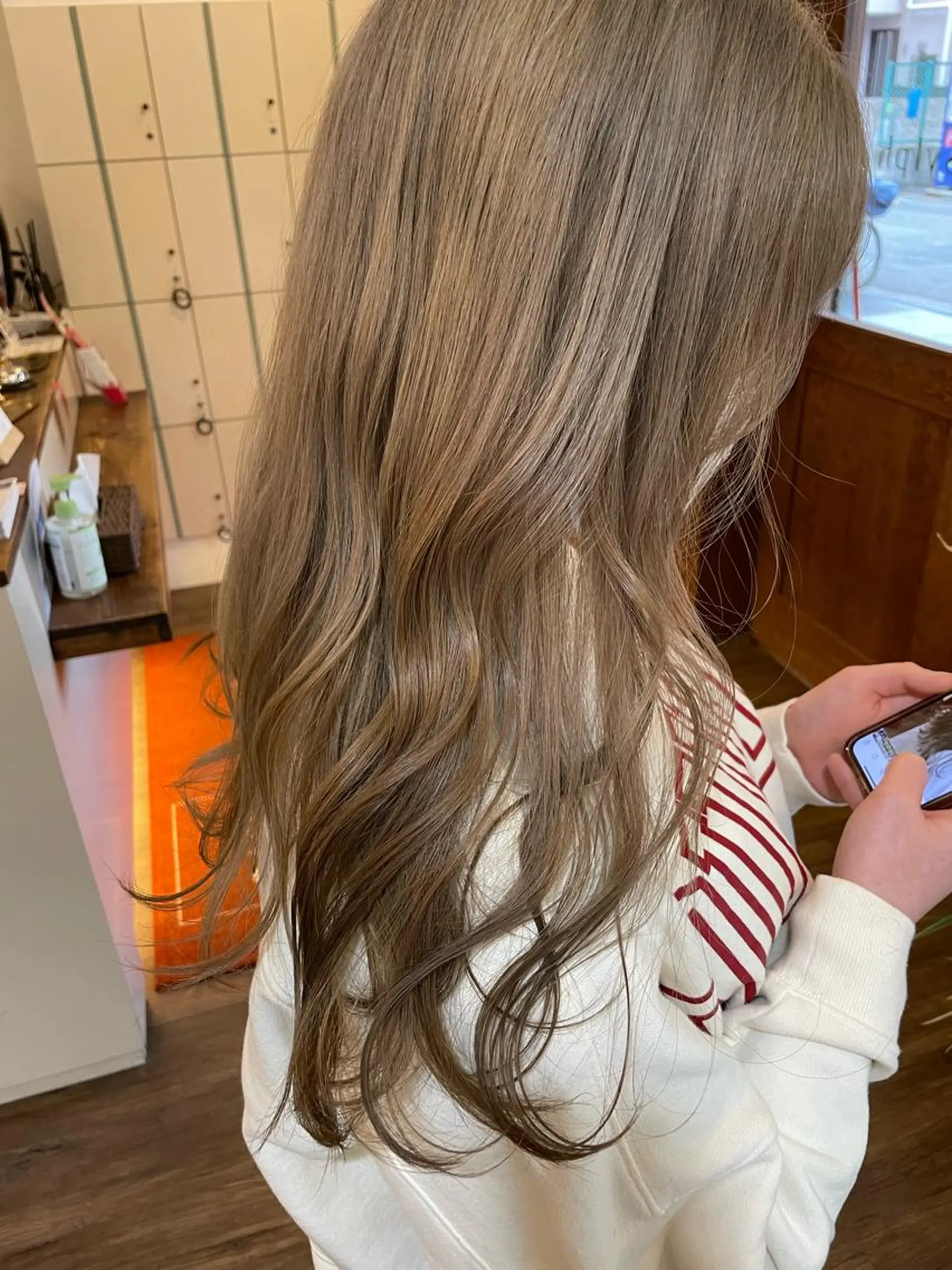 ロング カット ヘアカラー トリートメント しもかわ かほのヘアスタイル