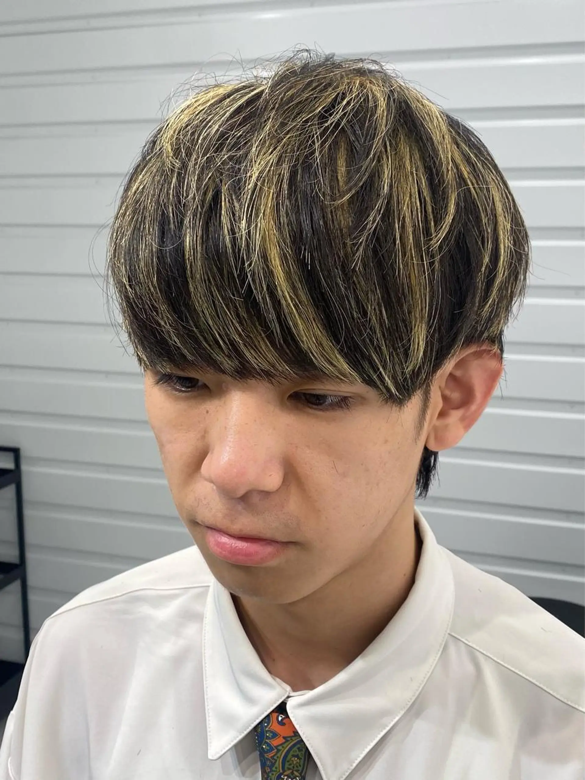 ショート カラー メンズ メンズハイライト マッシュウルフ マッシュ メンズウルフカット ハイライトカラー カット ヘアカラー ［似合わせヘア］ ✂︎OGURO✂︎のヘアスタイル