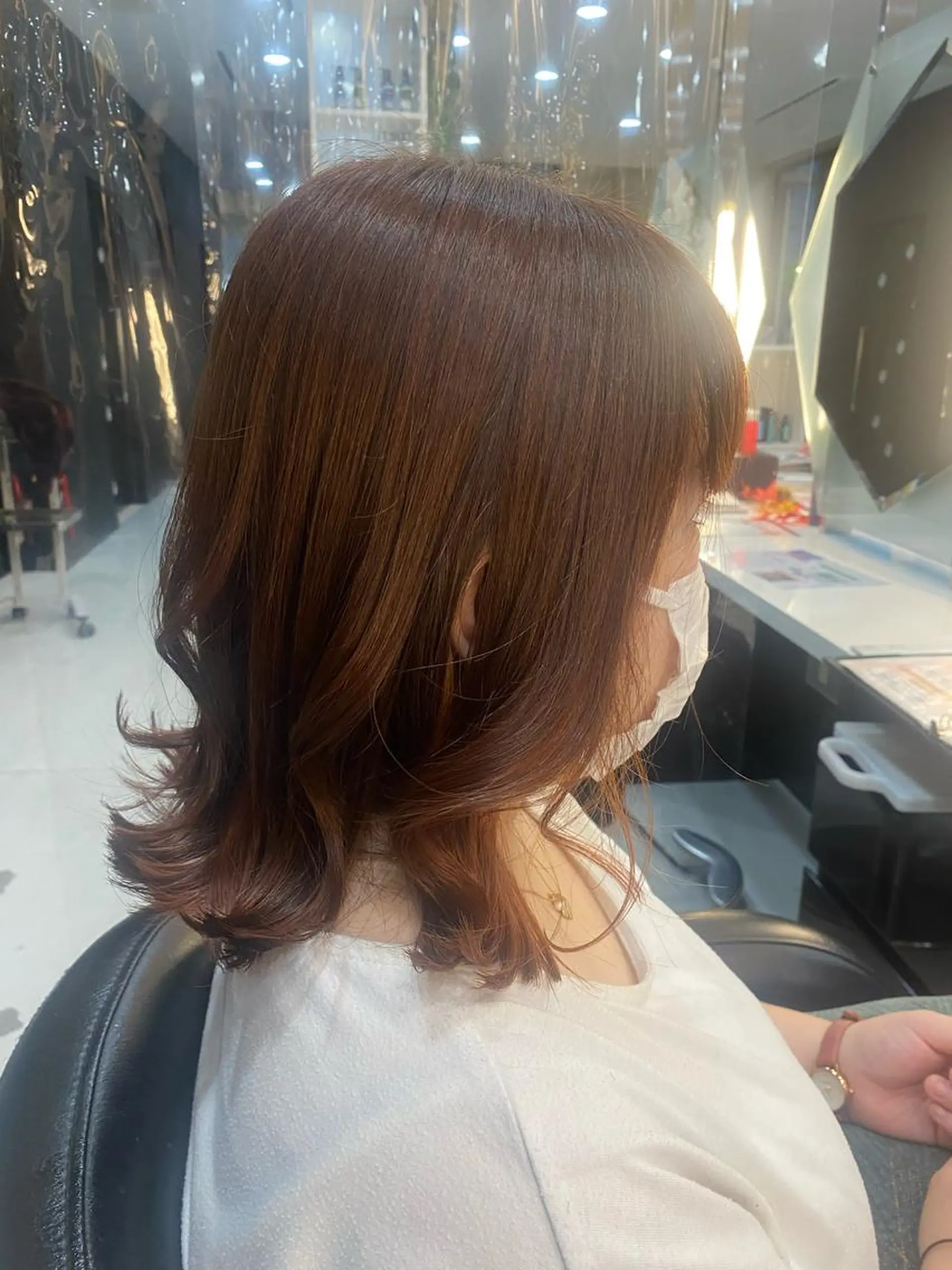 セミロング カラー ハイトーン×デザイン 🪽🫧HIKARIのヘアスタイル