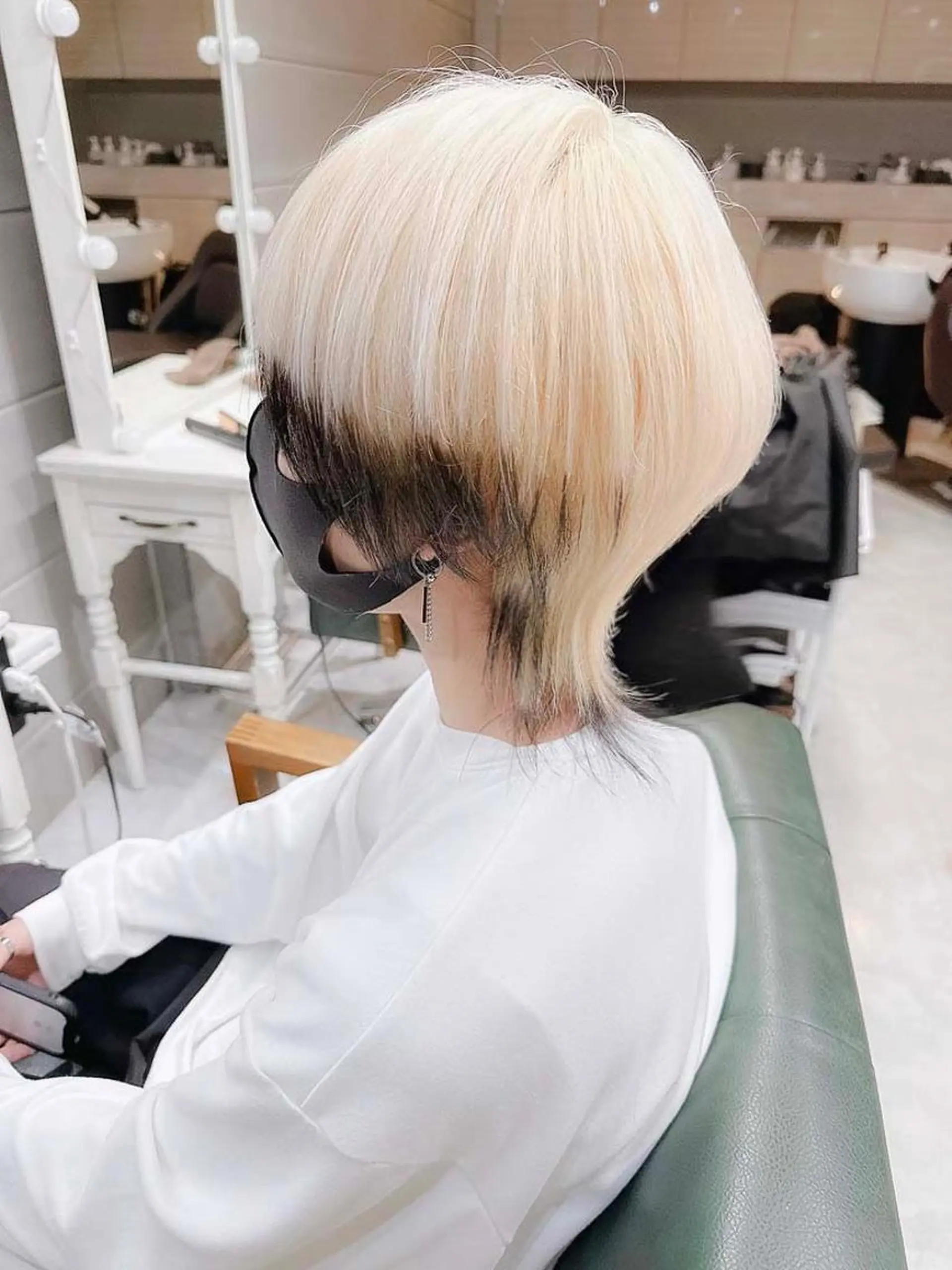 ショート カラー ヘアアレンジ メンズ メンズブリーチ メンズ韓国風 韓国マッシュ マッシュ ツーブロック 𝐑𝐈𝐍𝐊𝐀 🐷🖤のヘアスタイル