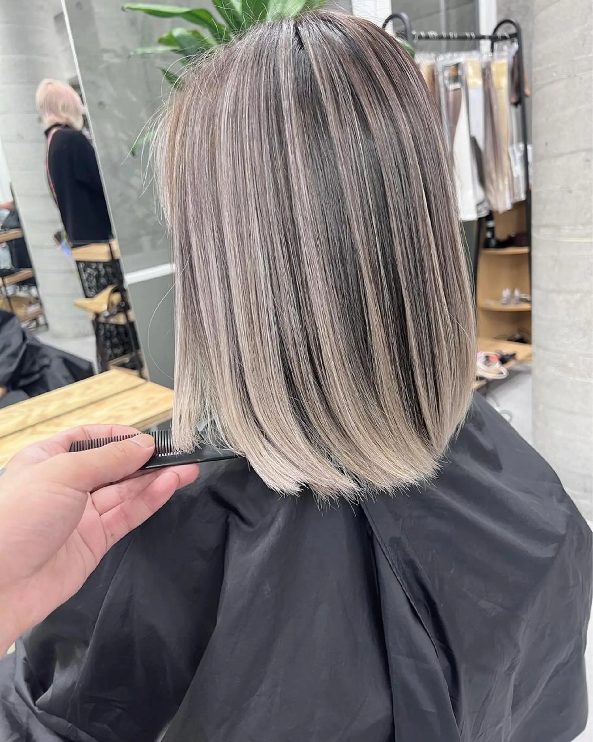 ミディアム カラー バレイヤージュ レイヤーカット ヘアカラー トリートメント 艶髪✨ブリーチ職人 井手正康のヘアスタイル