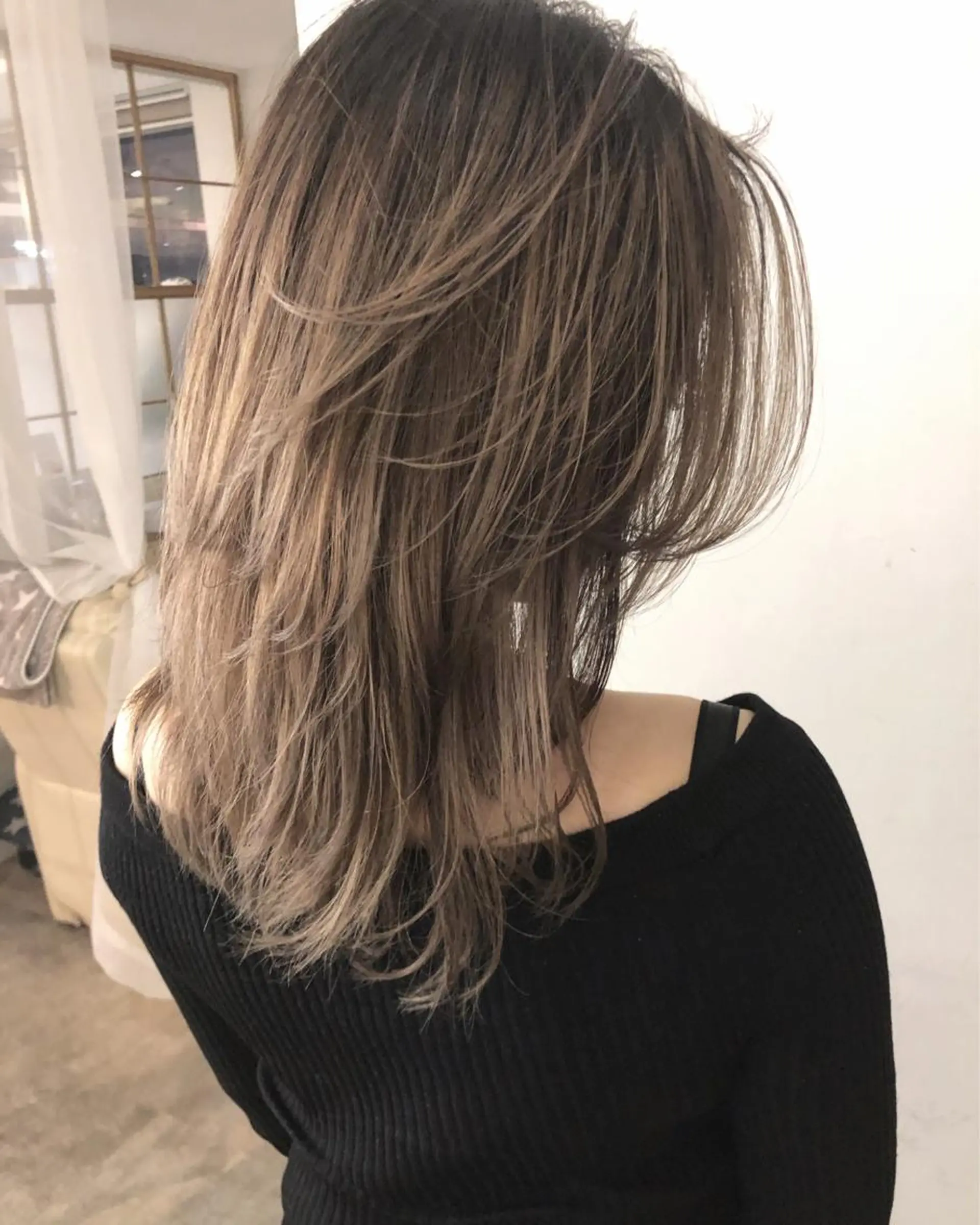 セミロング カラー カット ヘアカラー ブリーチカラー🌈 石垣翔太のヘアスタイル