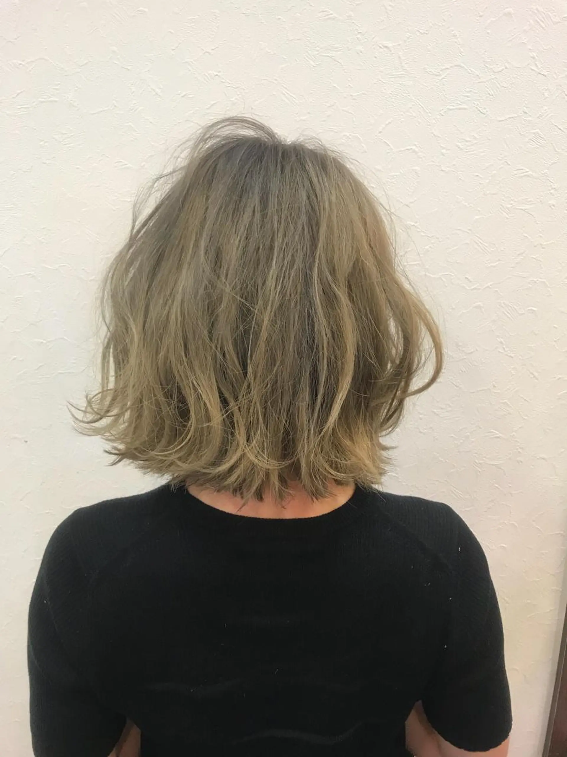 ショート カラー ベージュカラー ボブ 外ハネヘア ていねい技術No.1 🌈諏訪 健太のヘアスタイル