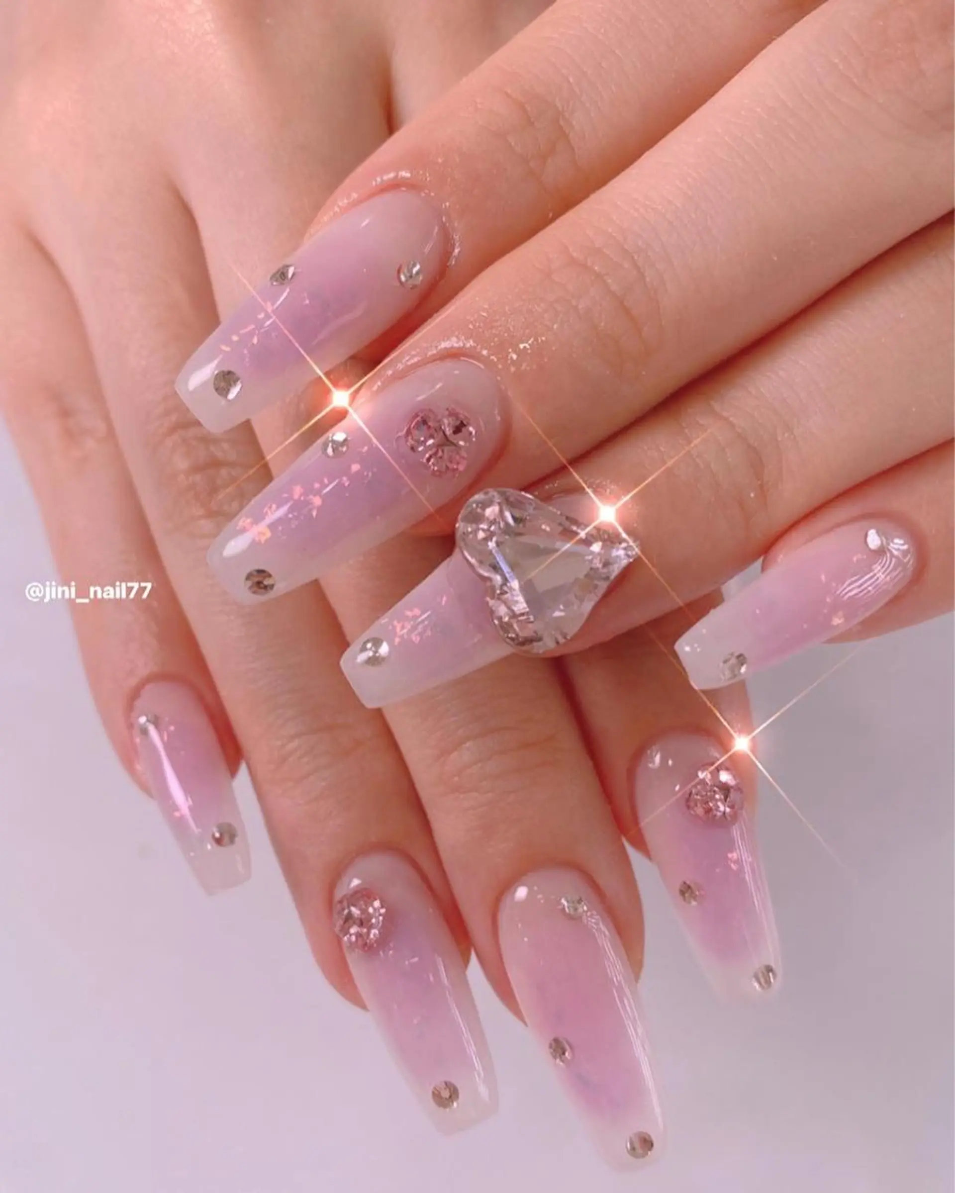 ネイル JINI NAIL所属・ジニ ネイルのネイルデザイン