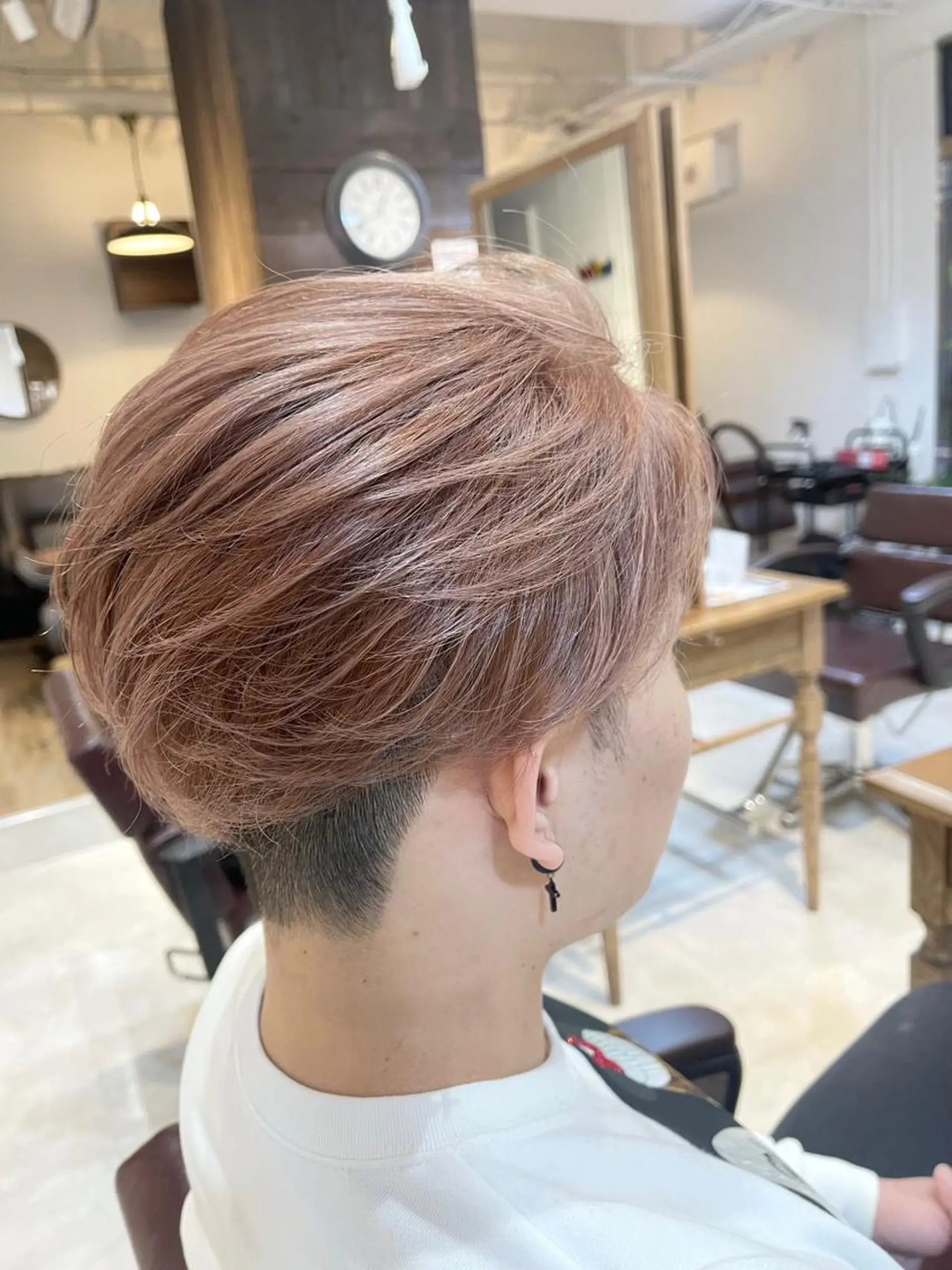 ショート カラー アディクシーカラー ベージュカラー ブリーチ ケアブリーチ イルミナカラー ヘアカラー トリートメント i  plus＋所属・髪質改善で 憧れの潤艶美髪にのヘアスタイル