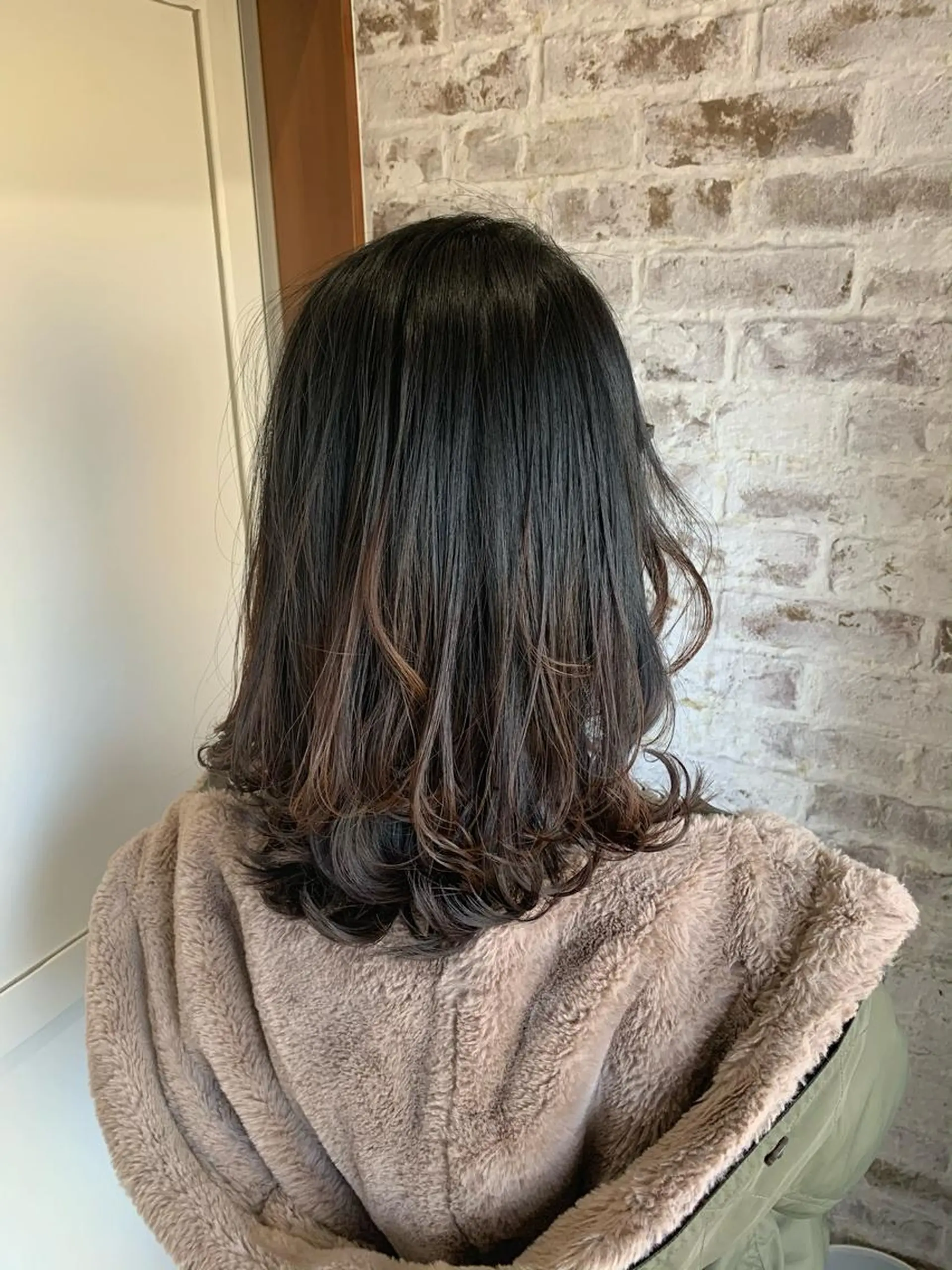 セミロング 三野 沙也のヘアスタイル