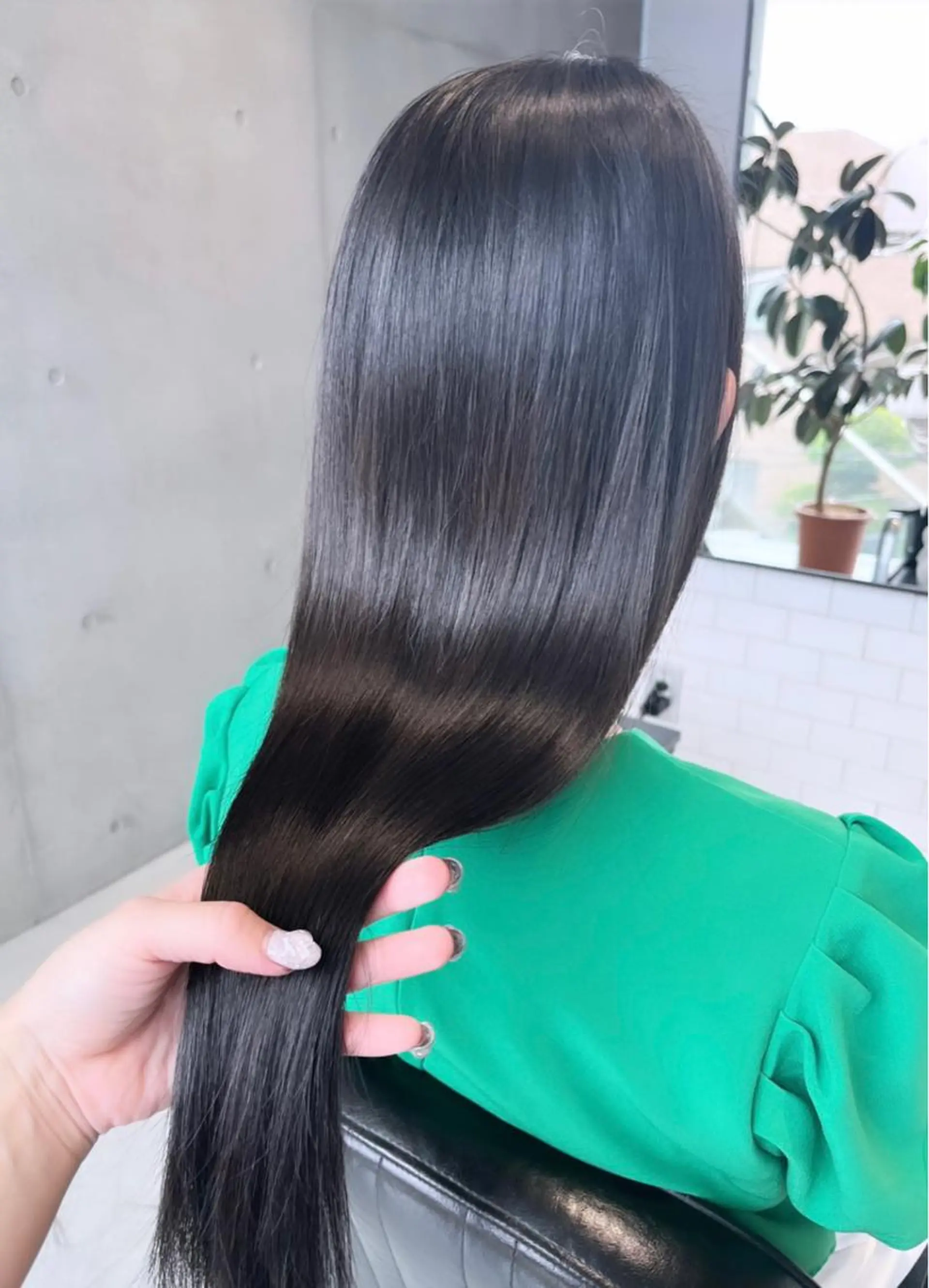 ロング カラー ヘアカラー トリートメント 透明感/オリーブ/ グレージュ/YUKAのヘアスタイル