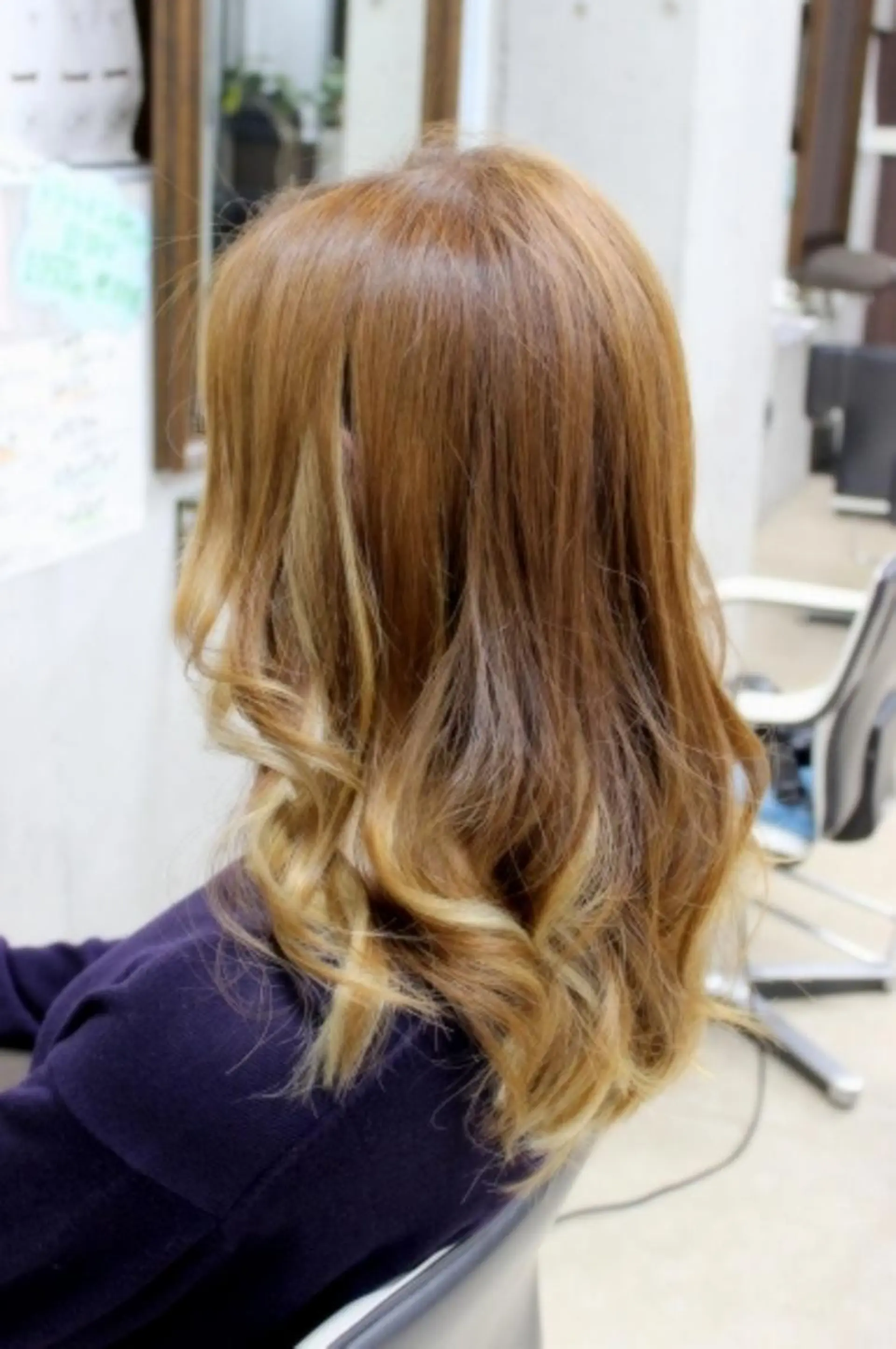 セミロング カラー グラデーションカラー 村上 貴徳のヘアスタイル