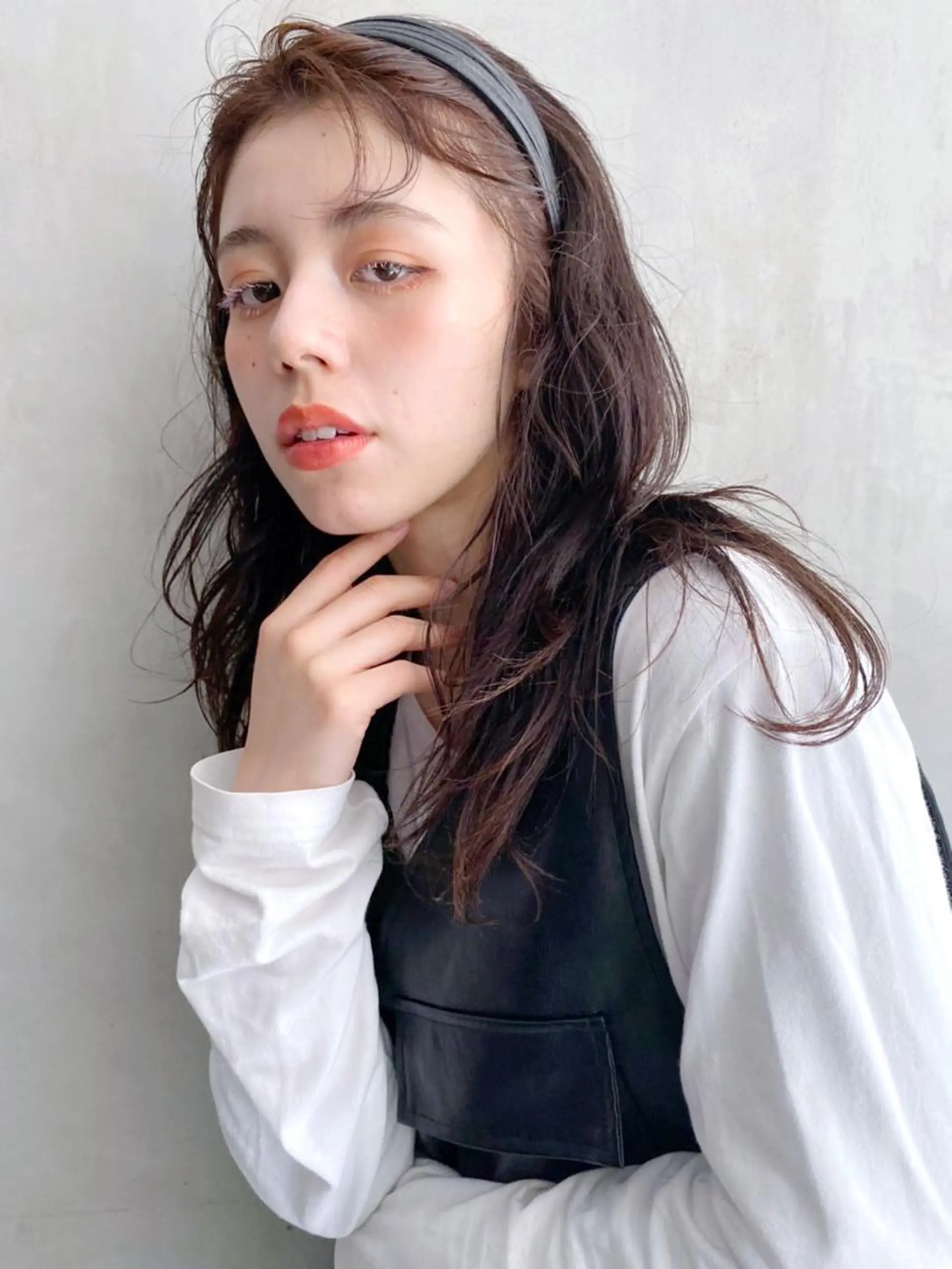 カラー パーマ ヘアアレンジ セミロング ブラウンカラー チョコレートブラウン レイヤーカット ITbyALBUM 藤沢店のヘアスタイル