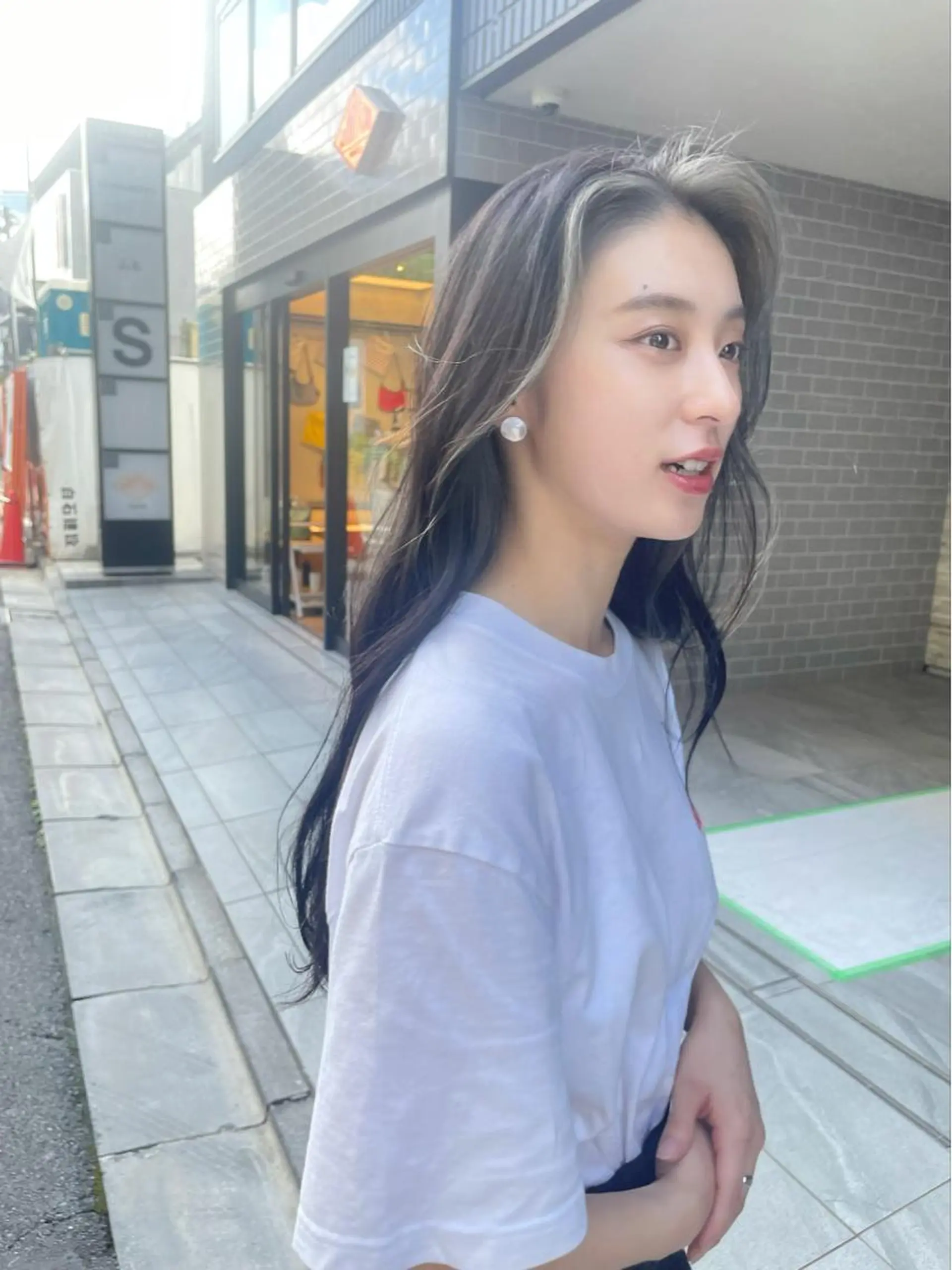 ロング カラー ヘアカラー LANVERY所属・うる艶ヘア💐 艶ハイトーン💐彩夏のヘアスタイル