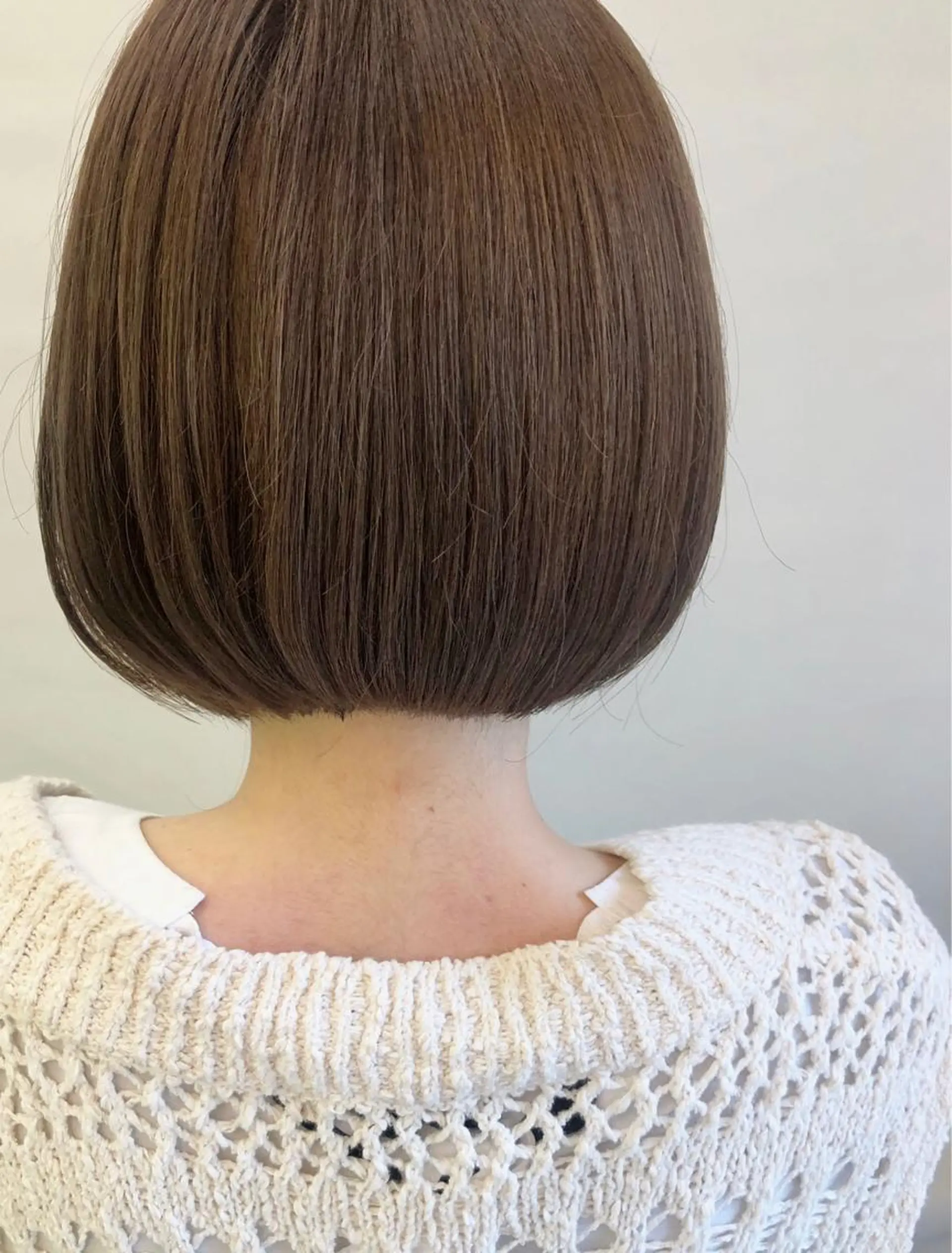 ショート カラー グレージュ ハイライトカラー ハイライト カット ヘアカラー 齋藤 咲のヘアスタイル