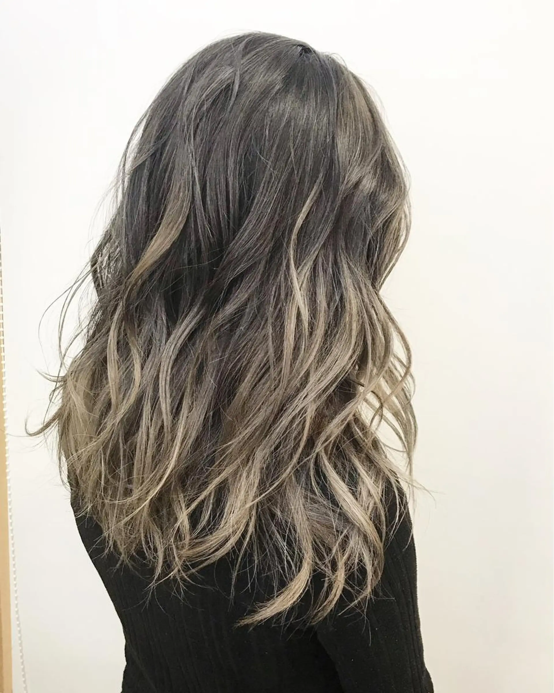 セミロング ハルカ/透け感カラー /顔周りレイヤーのヘアスタイル