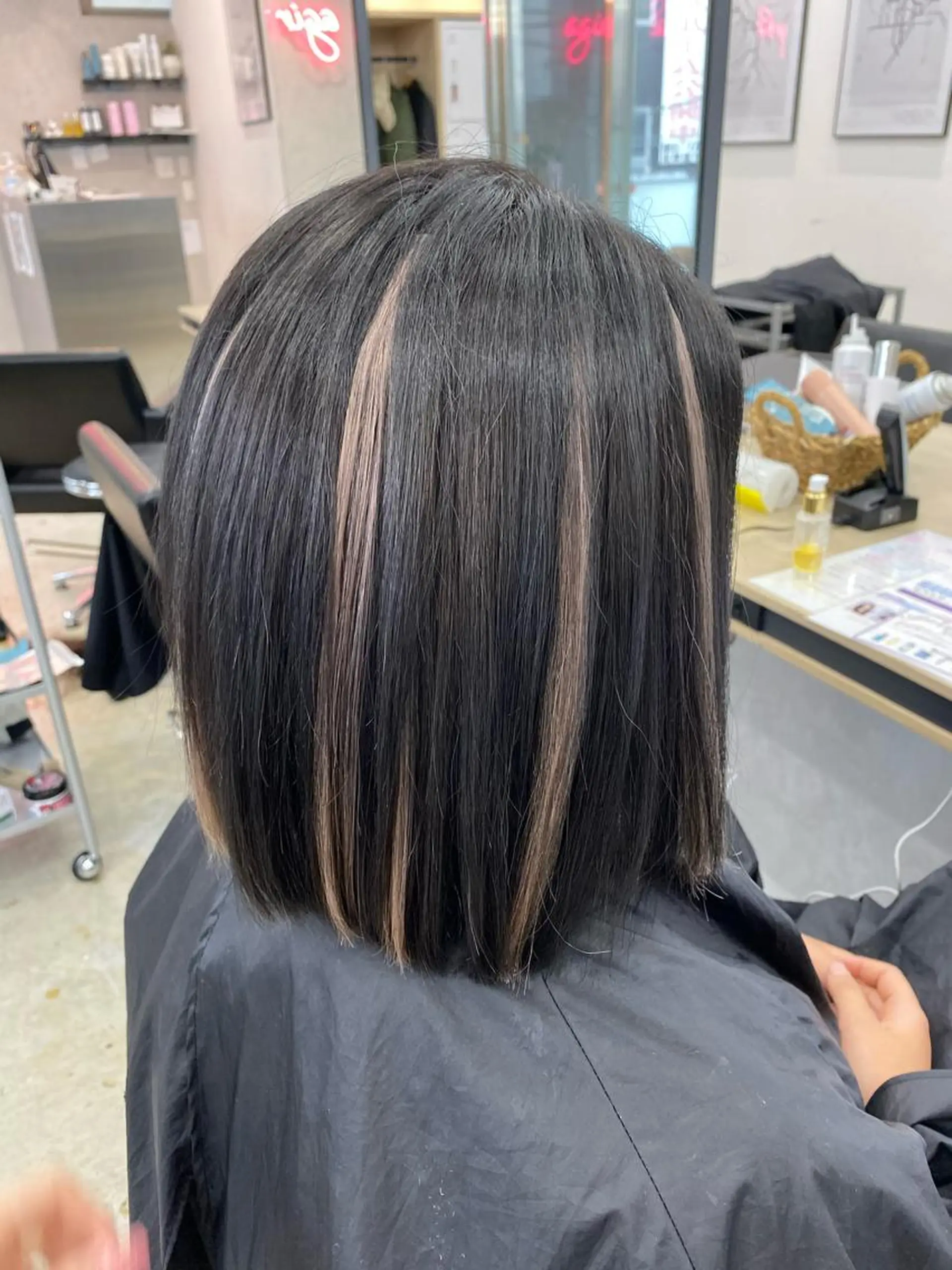 ミディアム オリーブ/アッシュ やわらか透明感カラーのヘアスタイル