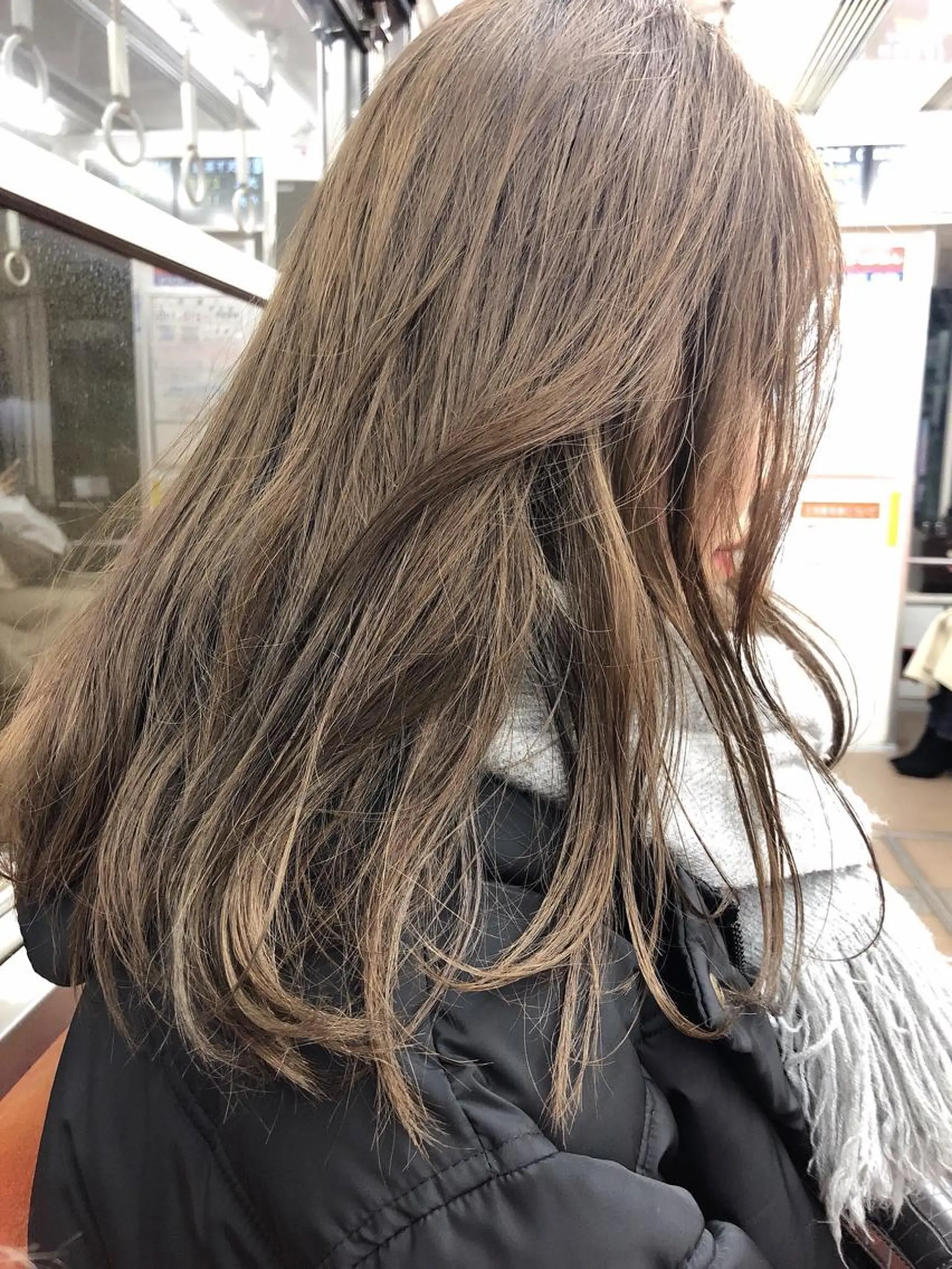 ロング 泊 紗羅のヘアスタイル