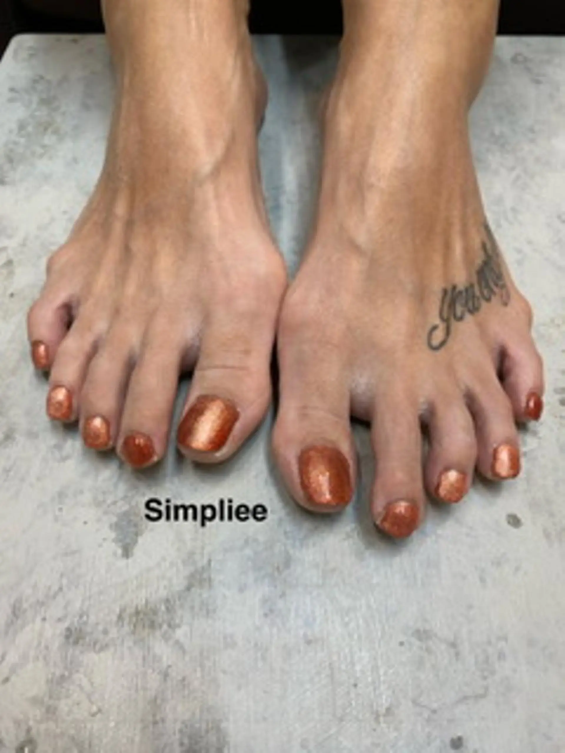 ネイル フットネイル マグネットネイル マグネットワンカラー ワンカラーネイル シンプリーワン 渋谷店🕯️RINAのネイルデザイン